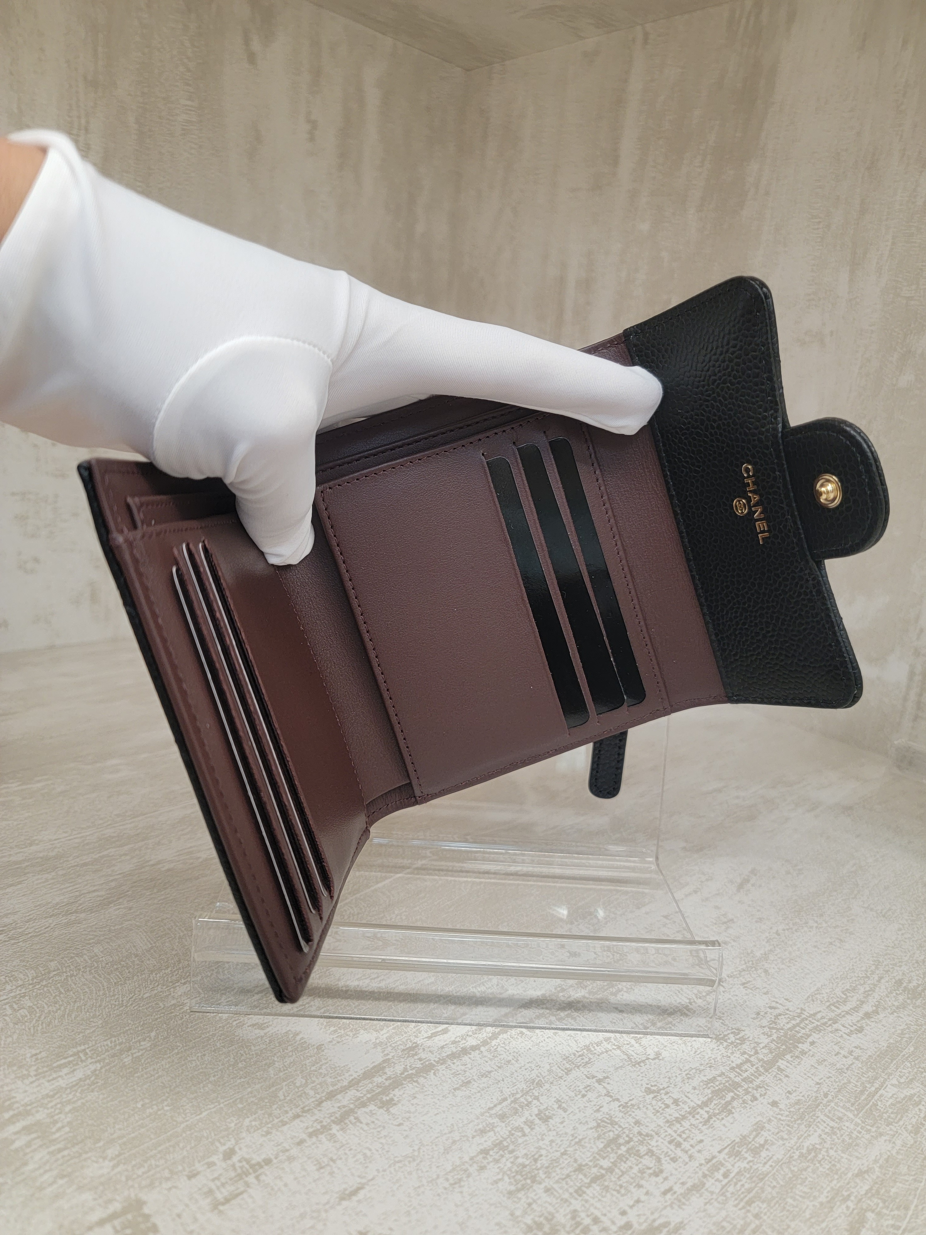 Chanel AP0231 Short wallet BLACK CAVIAR GOLD HARDWARE 短銀包 黑色 金扣 牛皮