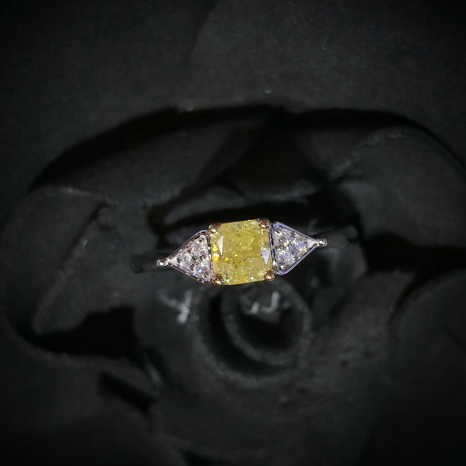 18K Gold 0.55ct Fancy Yellow Diamond Ring