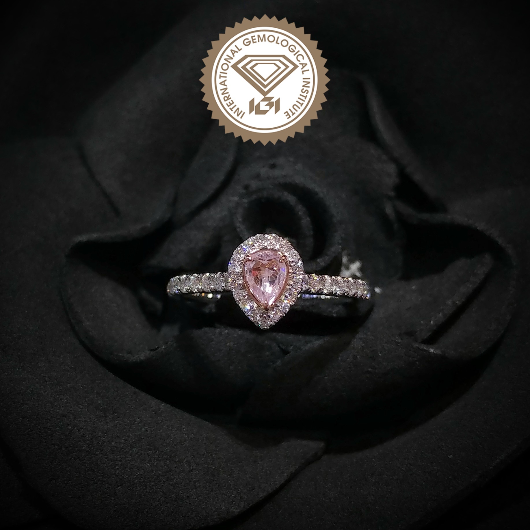 18K Gold 0.47ct Fancy Light Pink Diamond Ring