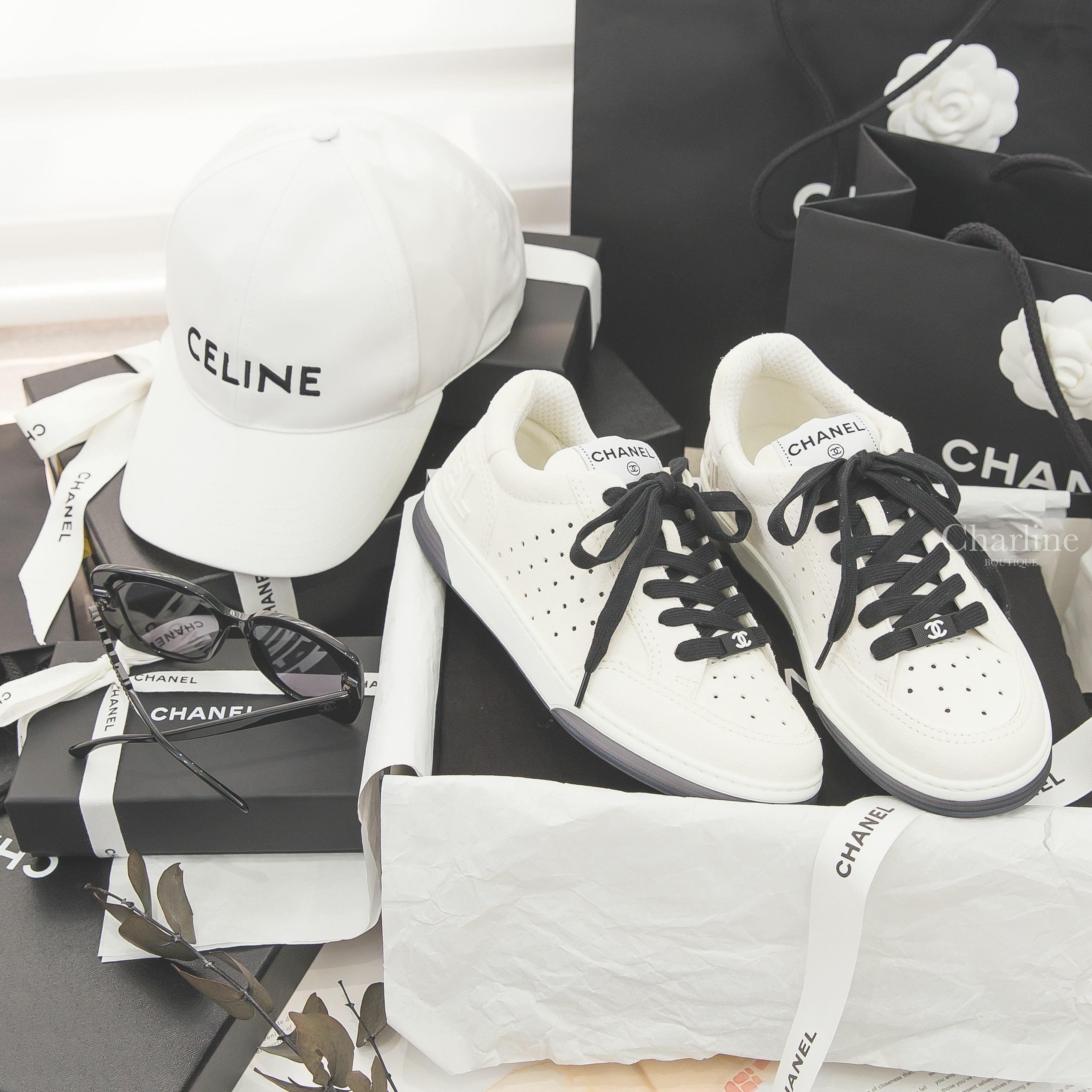 Chanel Trainers 白色拼黑色鞋帶白CC字母後跟運動鞋,Celine 白色刺繡黑字棉質棒球帽,Chanel 黑色方框側邊黑鑽 Chanel 太陽眼鏡-Charline Boutique 精品代購
