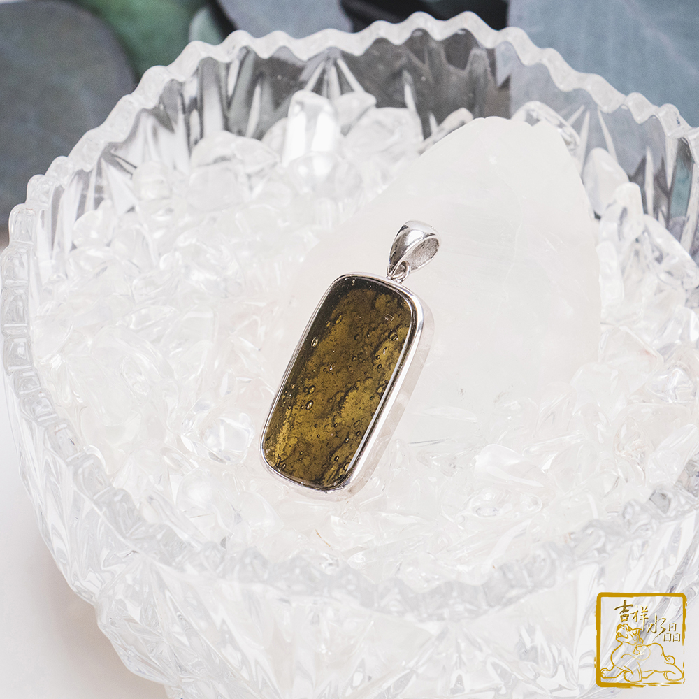捷克綠玻隕石-捷克隕石方條墜 7.8g 提升自信