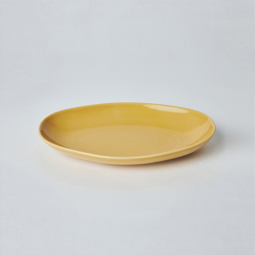 KOGA │ 陶質六角腰子盤 (窯黃)