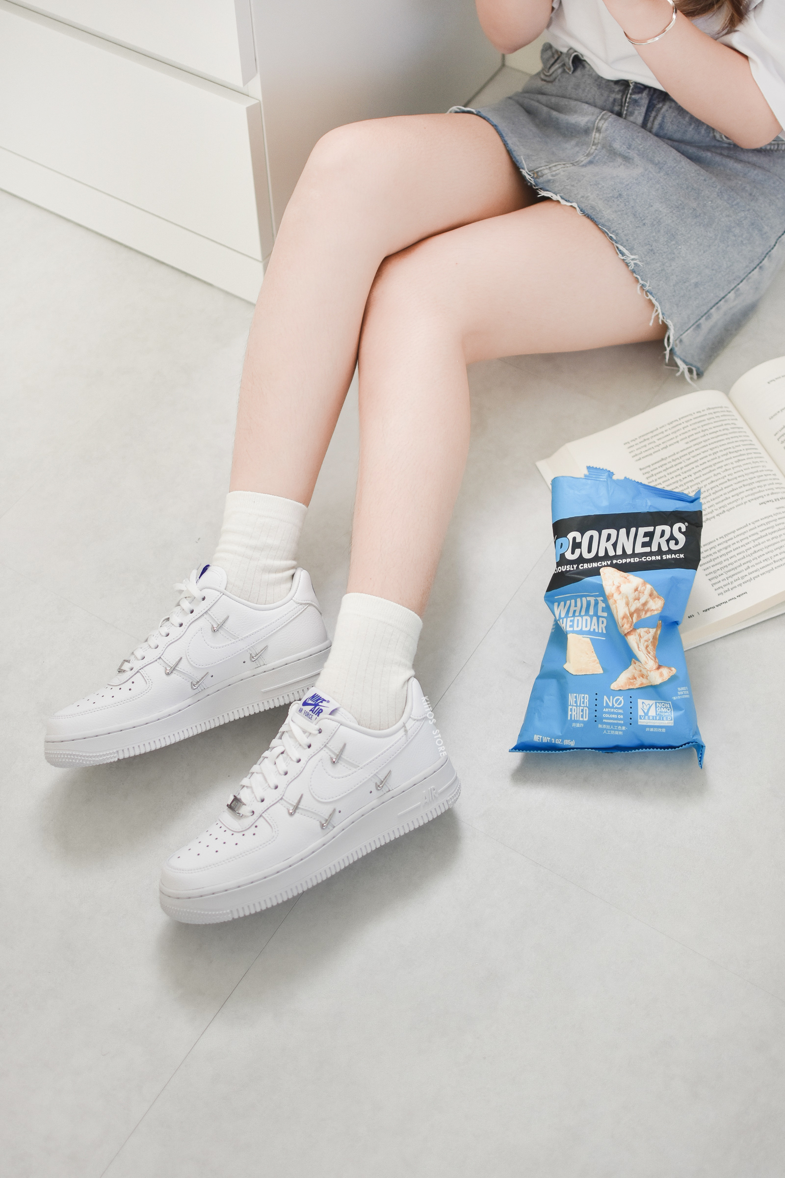 【預購】NIKE AIR FORCE 1 泫雅 四勾 銀勾 女鞋 CT1990-100