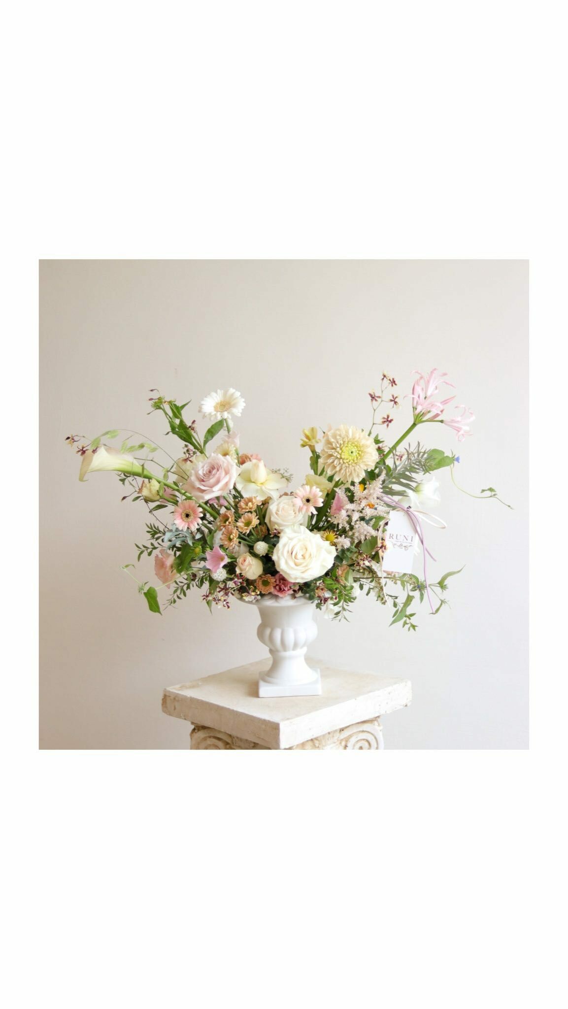 微微的秋-客製冠軍杯韓式桌花