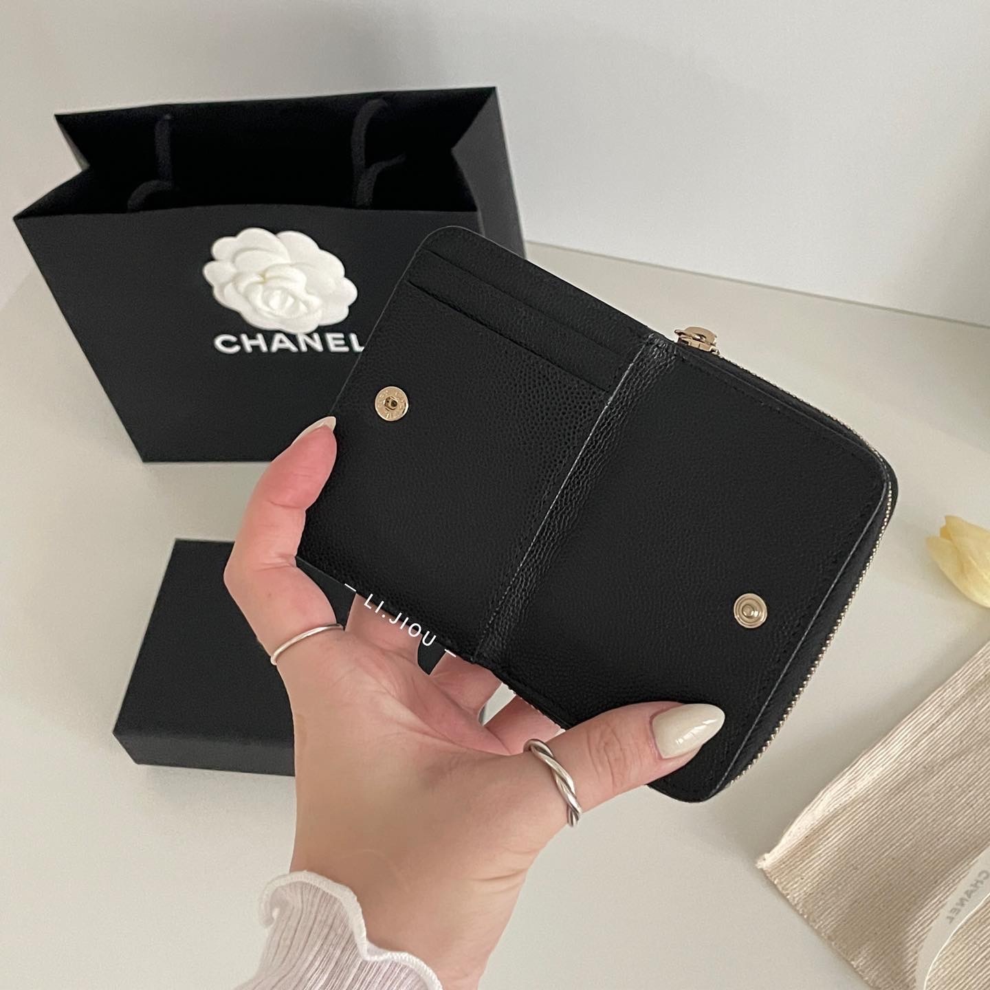 Chanel 黑淡金釦式卡夾零錢包