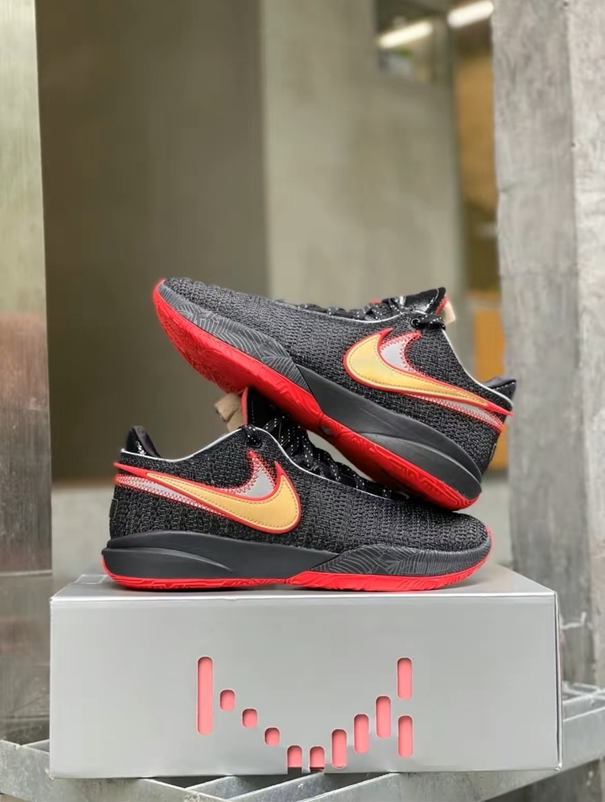 -(C3c)-NIKE LEBRON 20 TIME MACHINE LBJ 詹姆斯 黑紅 籃球鞋 DJ5422 001