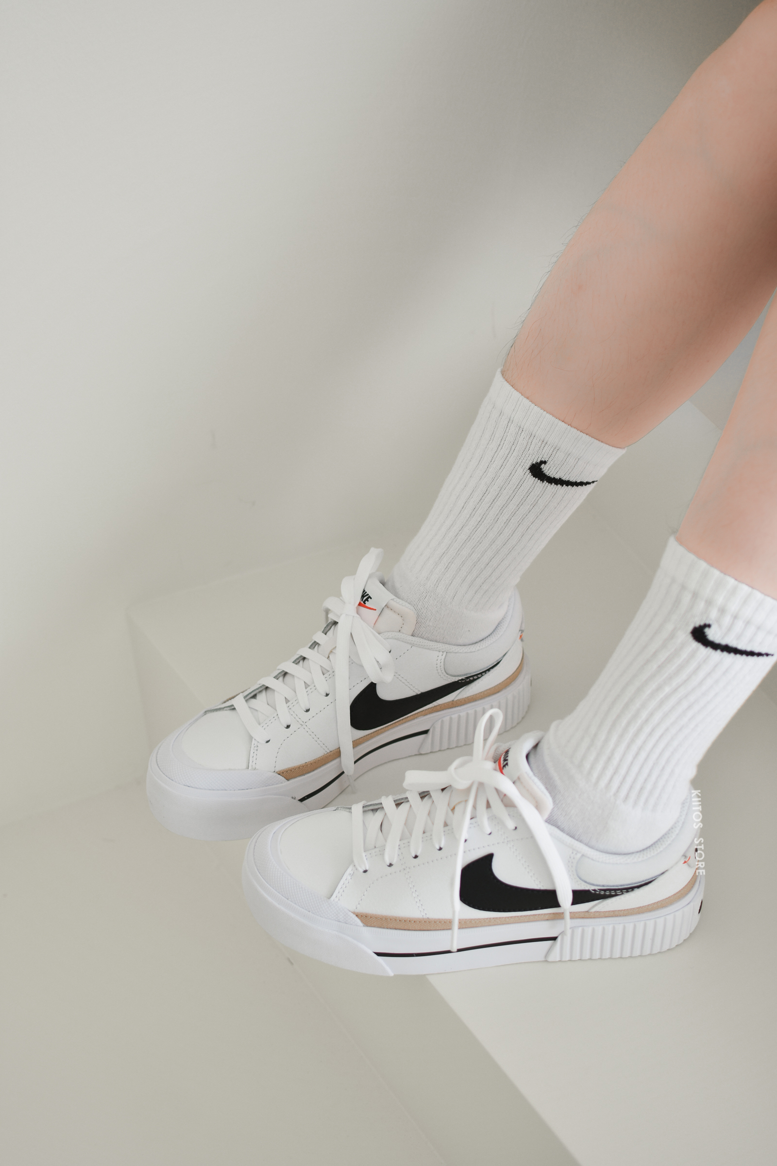 NIKE WMNS NIKE COURT LEGACY LIFT 厚底夾心餅乾 小白鞋 DM7590-100