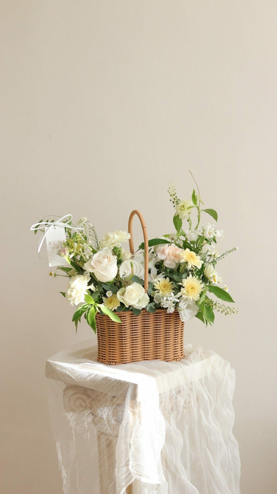 RUNI Flowers -奶油白綠色花籃