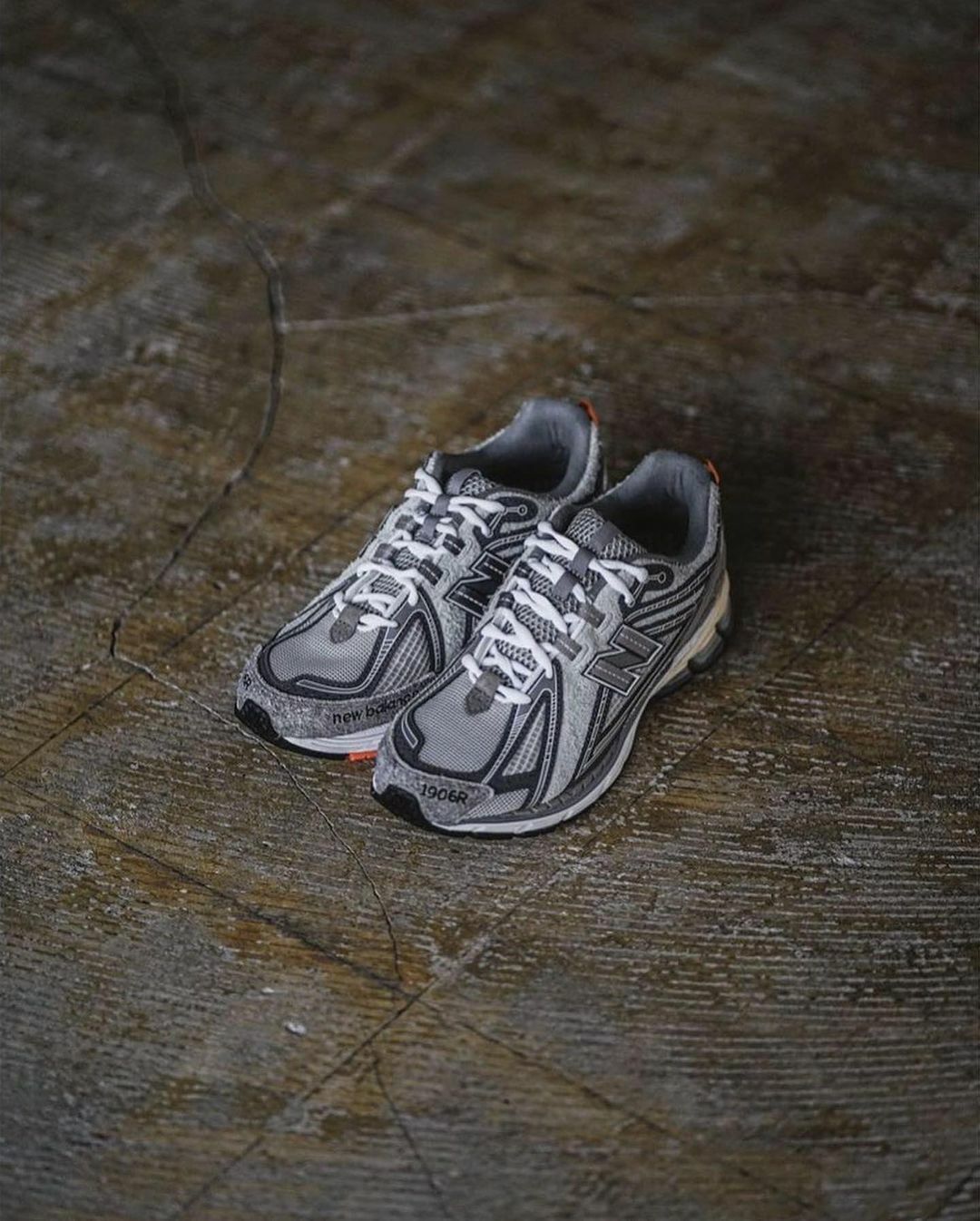【APAIR】預購 N.HOOLYWOOD x INVINCIBLE x NEW BALANCE 1906R Grey 三方聯名 M1906RNI