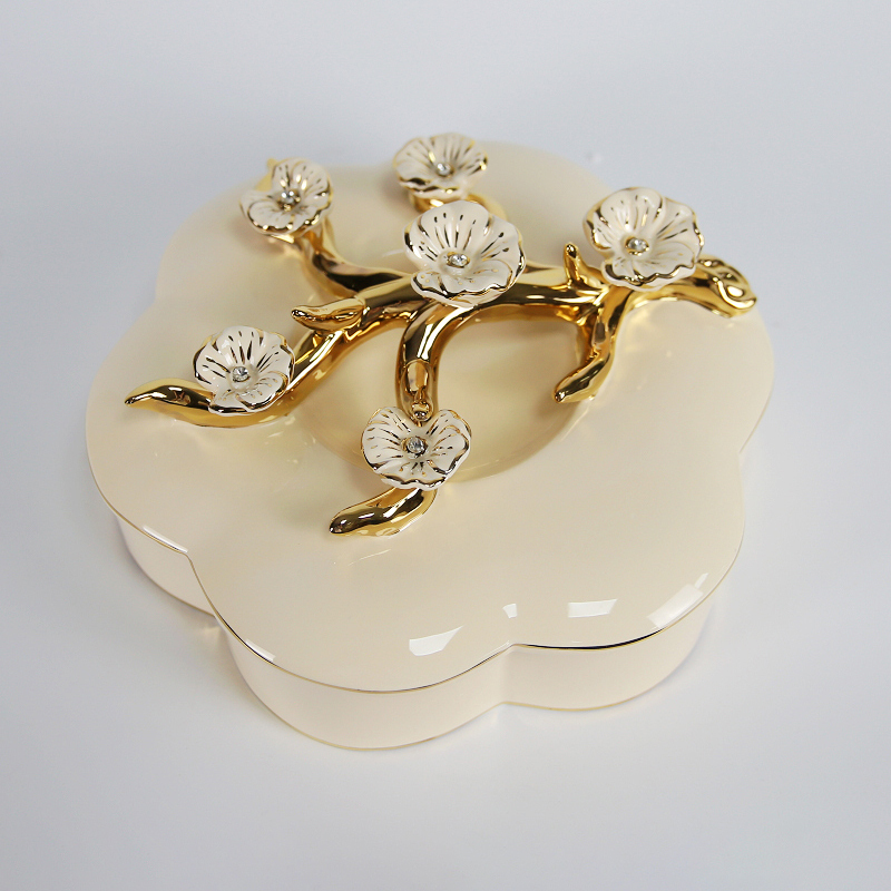 金邊梅花糖果盒