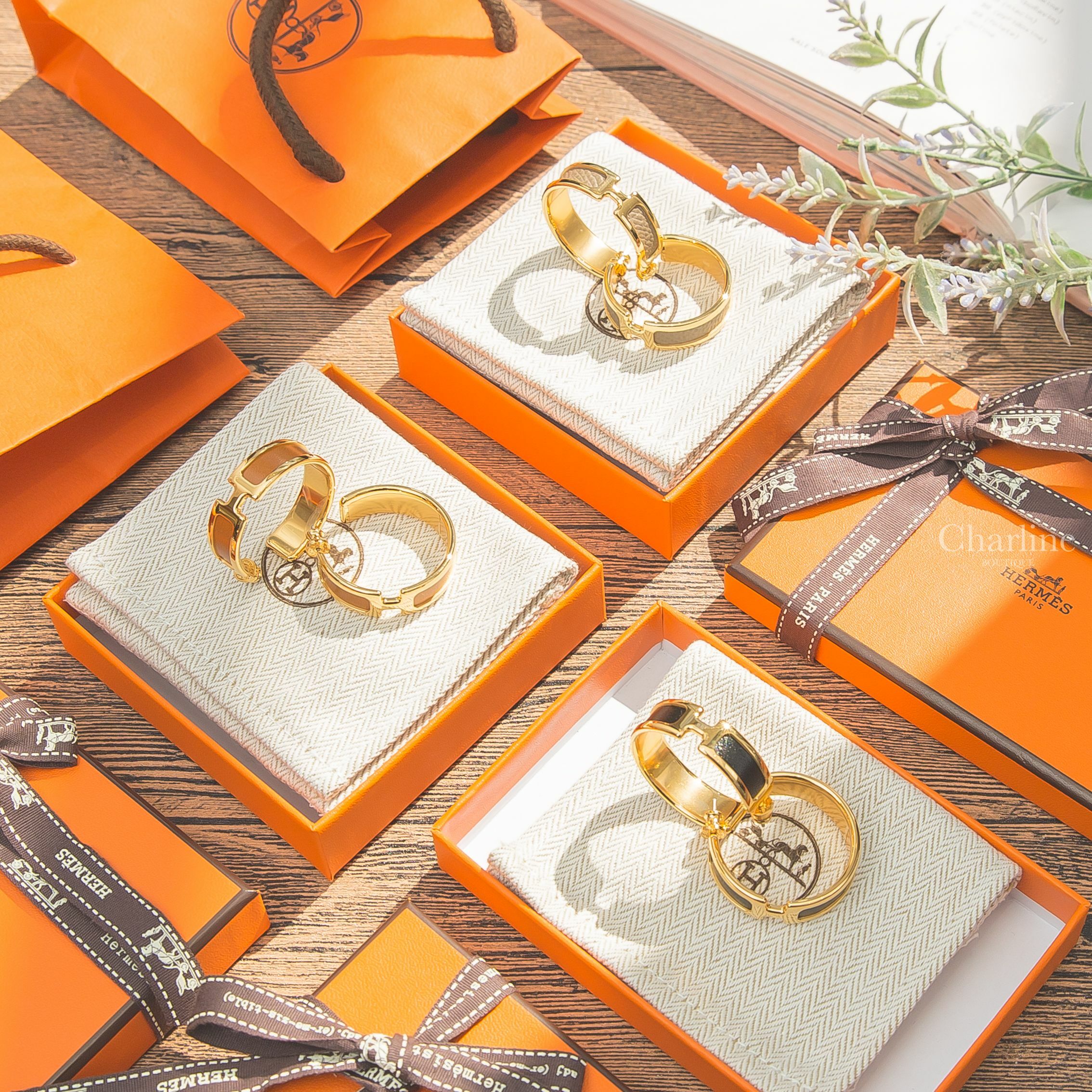 Hermès Olympe Earrings 黑色小牛皮金色H圓圈耳環,Olympe Earrings 大象灰小牛皮金色H圓圈耳環,Olympe Earrings 焦糖色小牛皮金色H圓圈耳環-Charline Boutique 精品代購