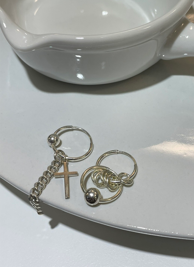 [現貨] 橢圓環扣不對稱耳環