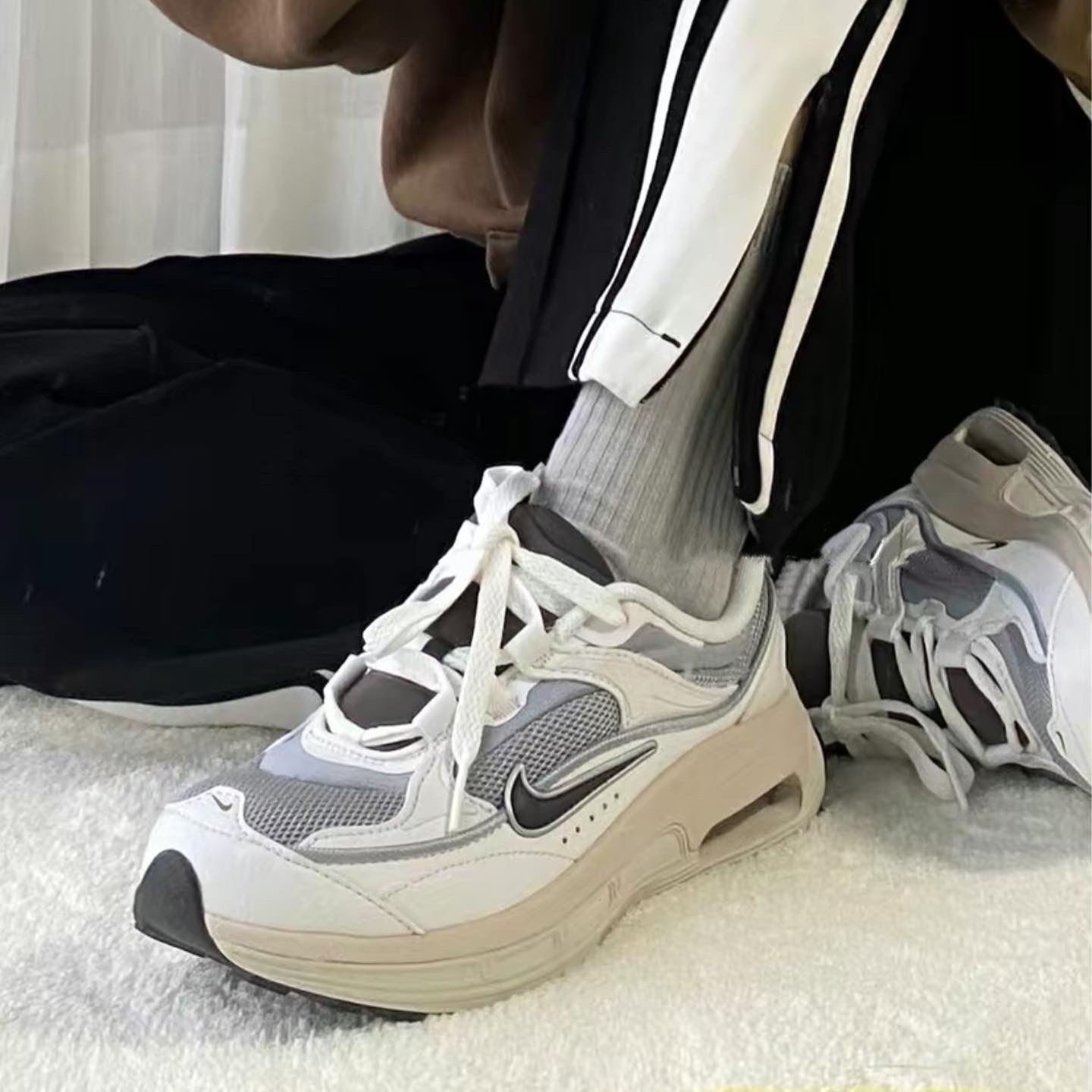 Nike Air Max Bliss 咖啡棕 (DZ4707001)