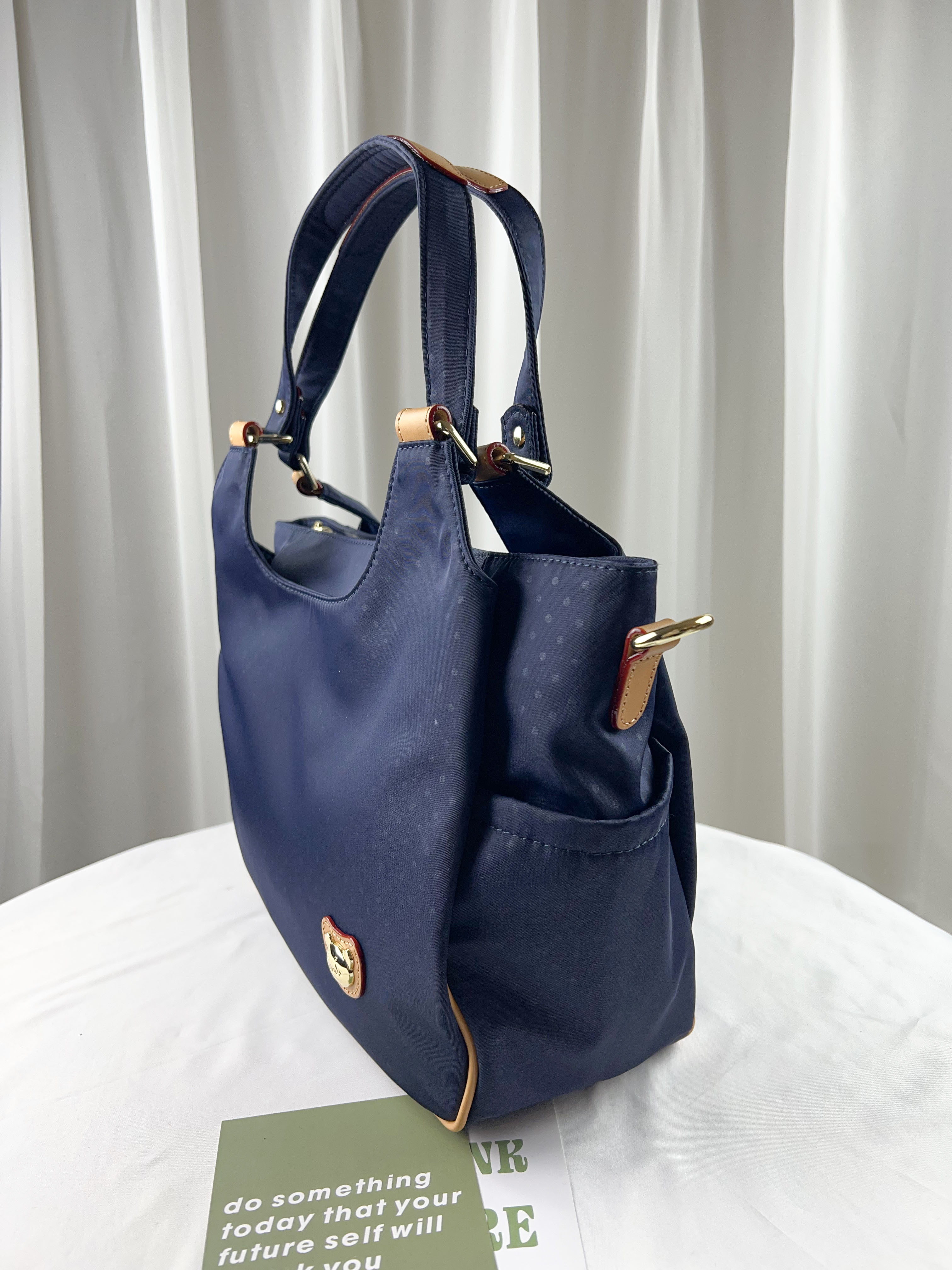 GOODS 小圓點防潑水手提包 / 側背包 附小熊吊飾  #2756