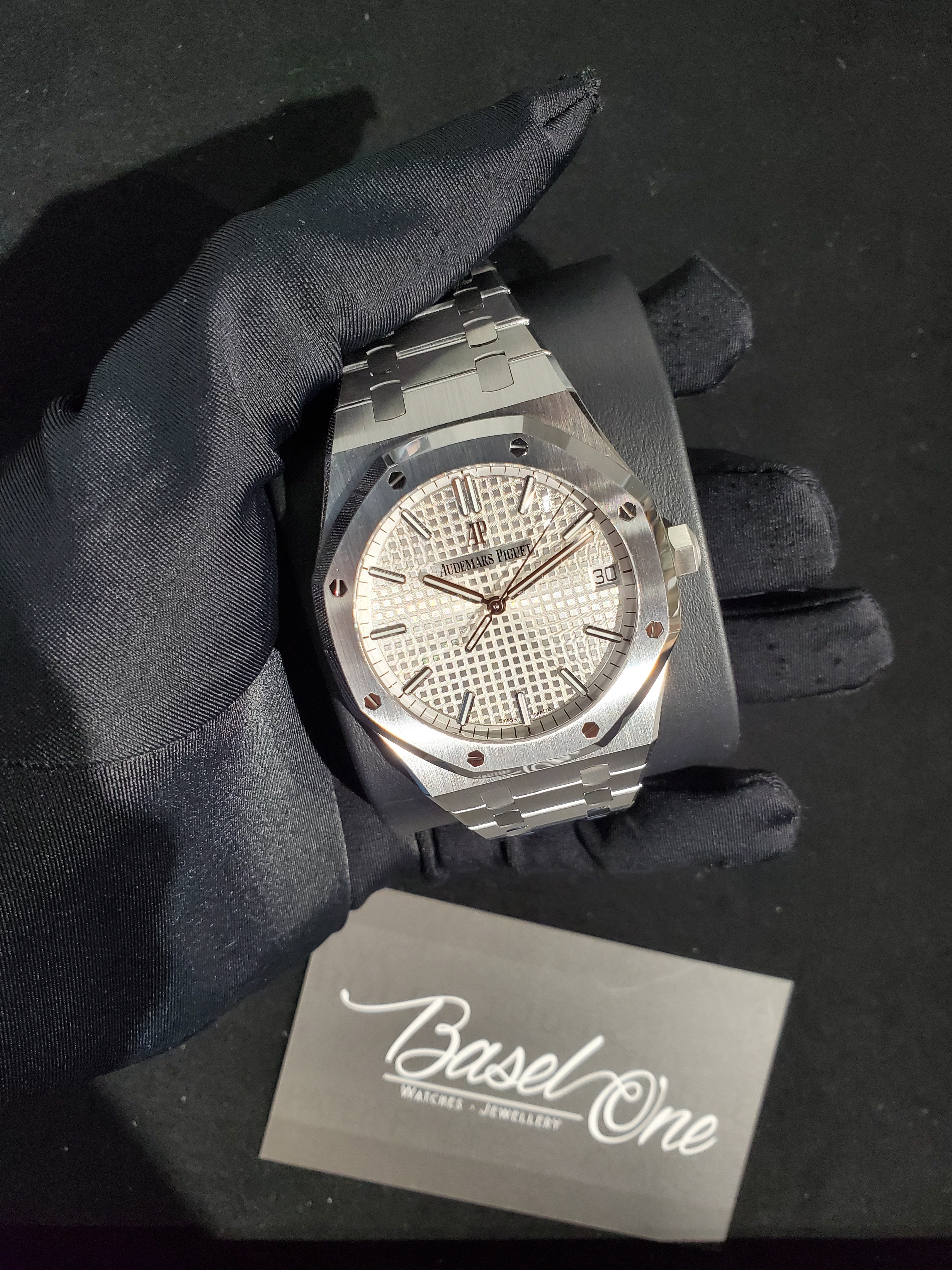 BRAND NEW AUDEMARS PIGUET 15500st 15500 ROYAL OAK SELFWINDING BOUTIQUE EXCLUSIVE STAINLESS STEEL WHITE 41mm