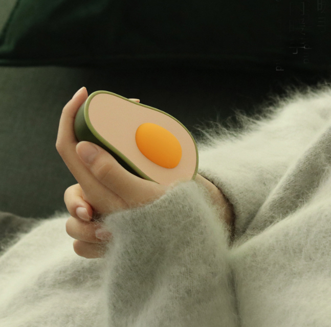 【Hook's嚴選】 酪梨水果充電暖手器 MUID・冷嗎？來與酪梨取暖 。