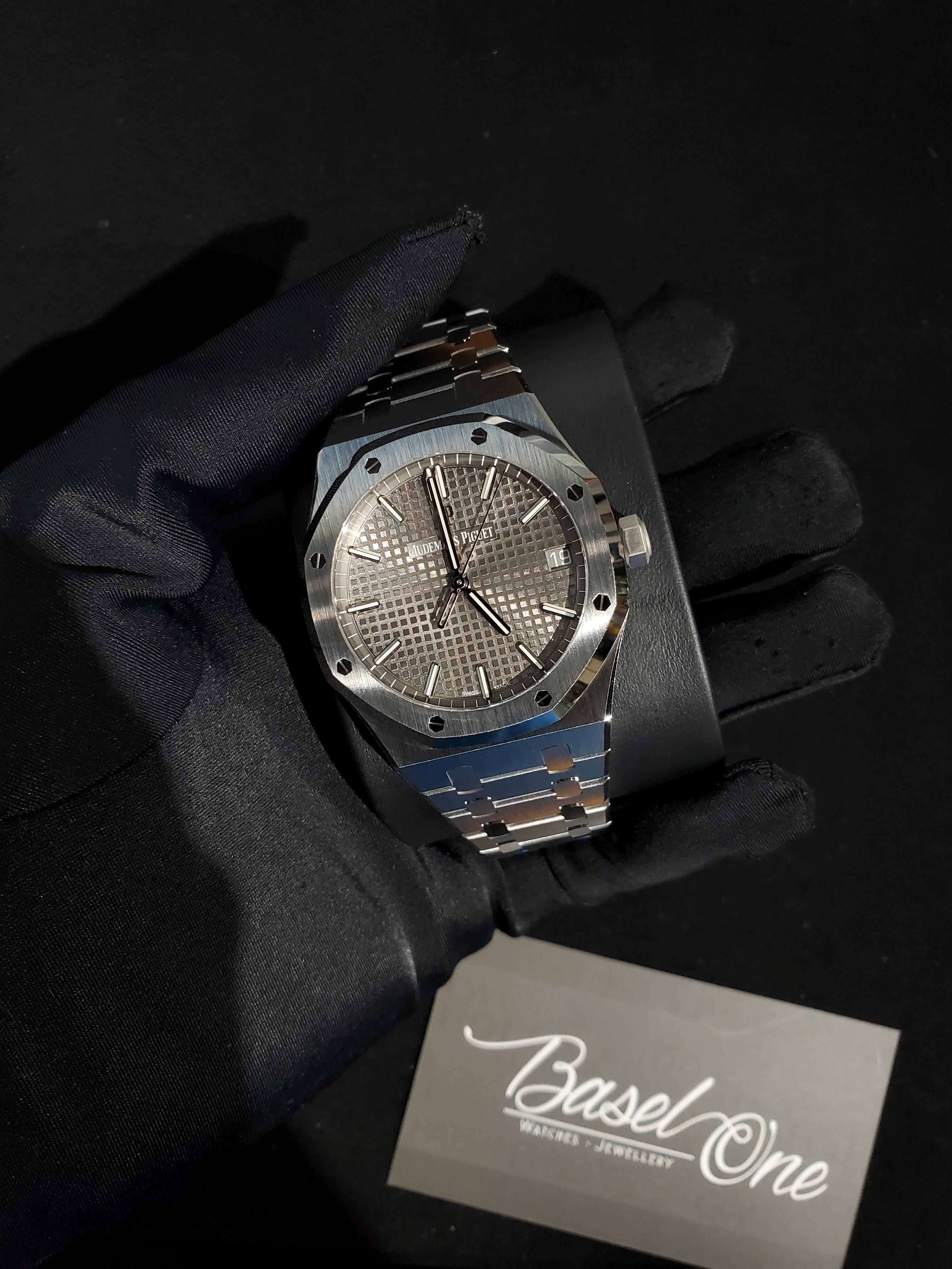 BRAND NEW AUDEMARS PIGUET 15500st 15500 ROYAL OAK SELFWINDING STAINLESS STEEL GREY 41mm