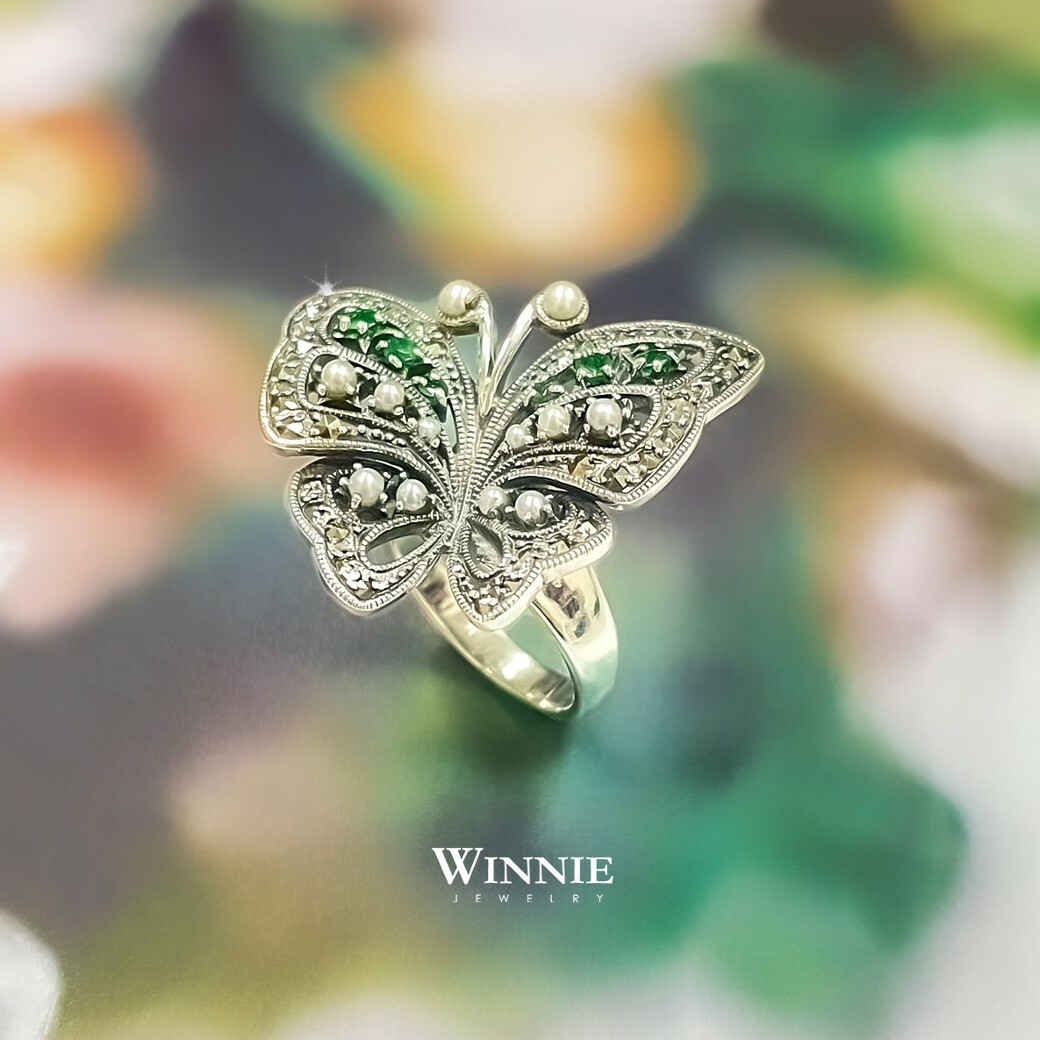 祖母綠蝴蝶翩翩戒指
