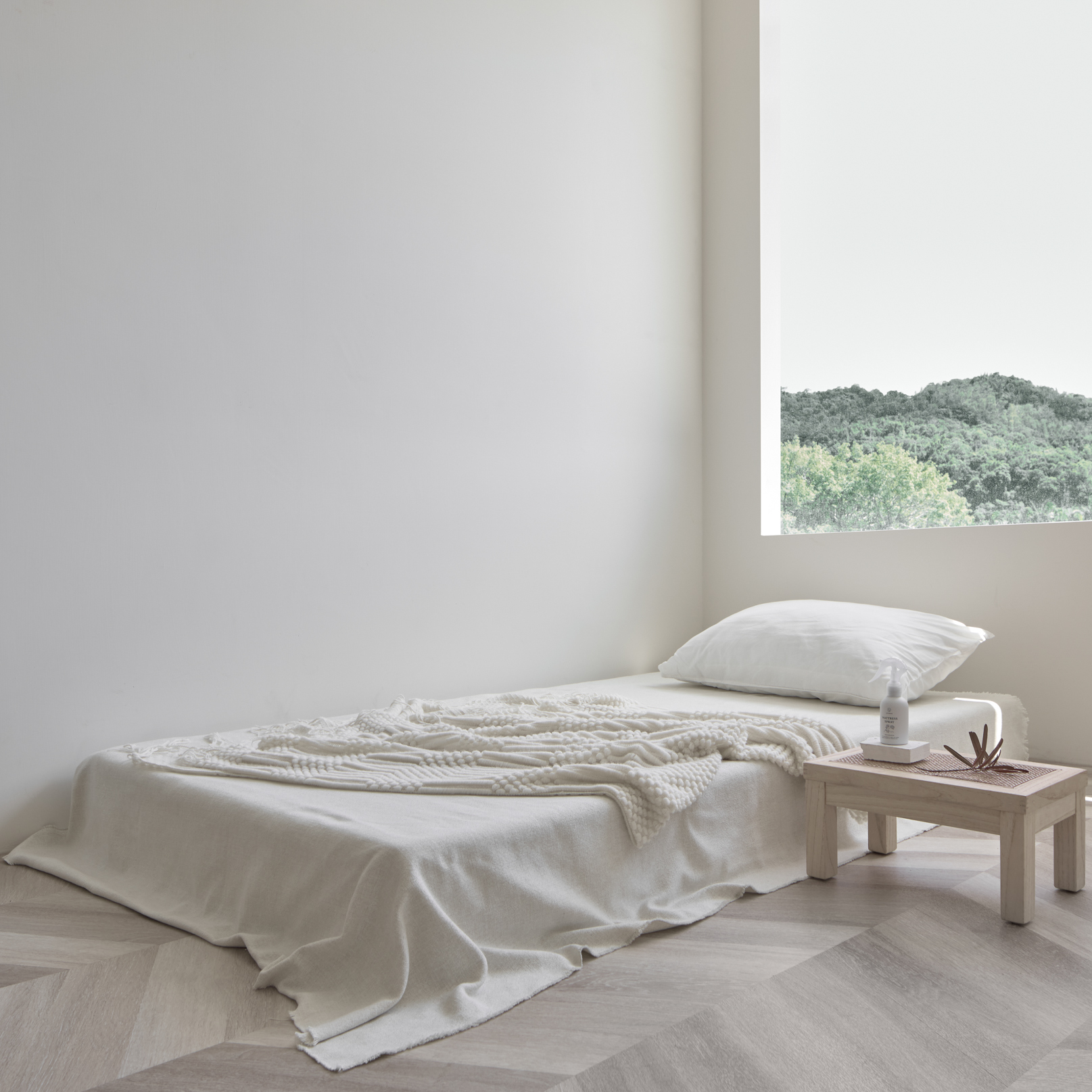 APOMAN 驅蟲少年® : 寢具精油噴霧 (玫瑰天竺葵) / 療癒系天然精油枕頭噴霧 (輕盈柔美、舒心好眠) #頂級進口精油 #芳療規格調製