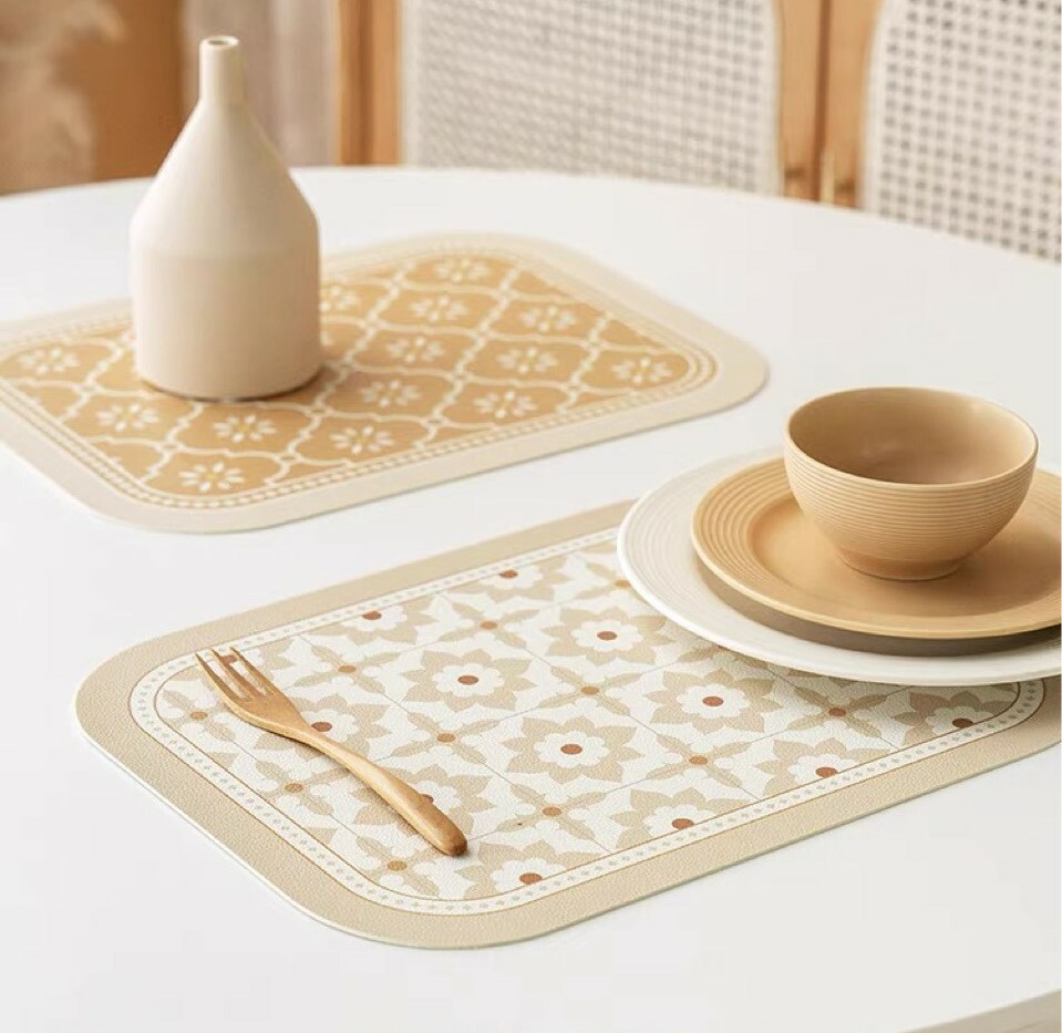 《1160》皮革防滑圖騰餐墊