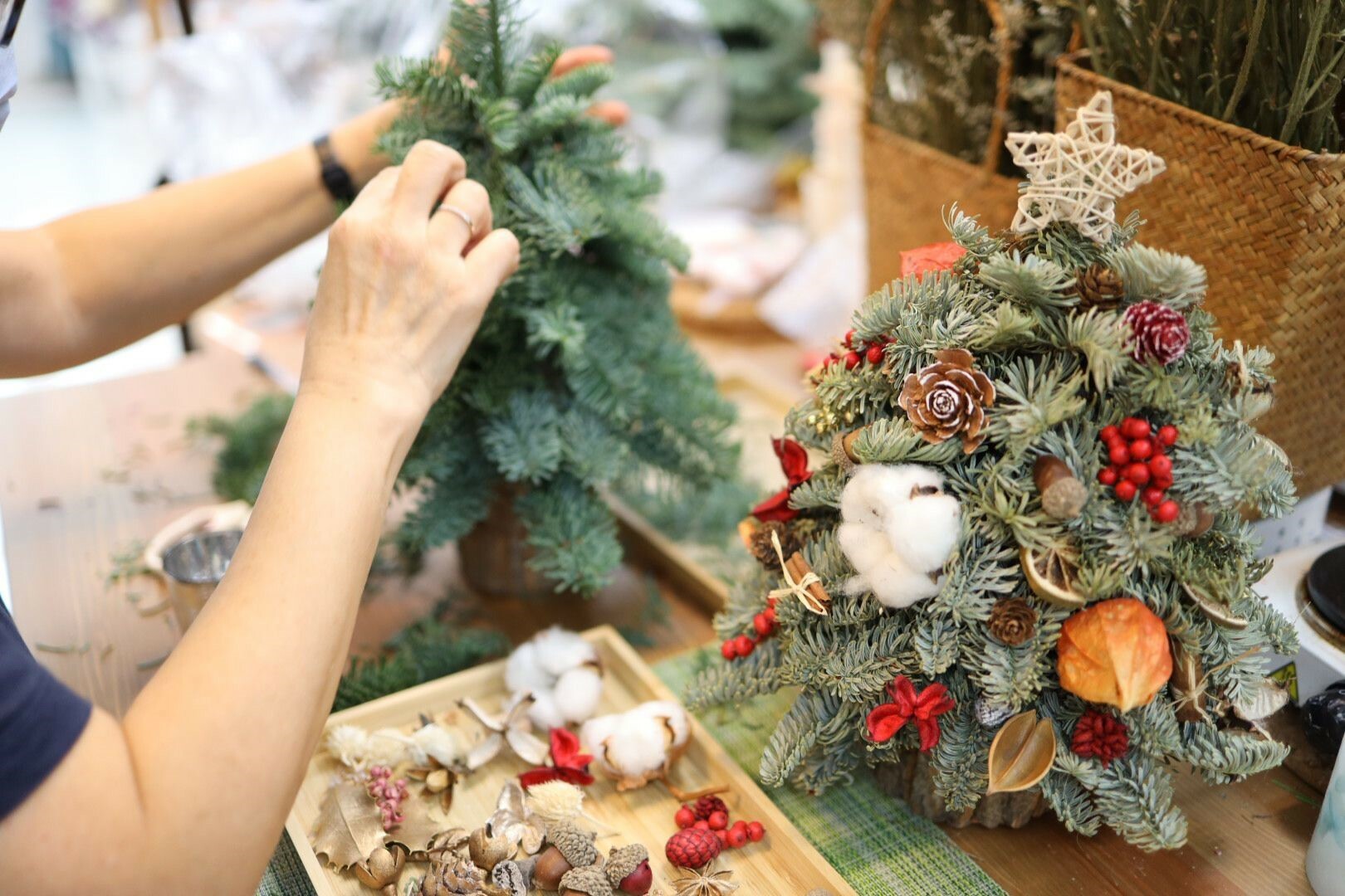 💢聖誕工作坊。期間限定💢🎄Noble Fir貴族松聖誕樹/藤環/保鮮花聖誕樹/保鮮花燭台花等一系列聖誕Workshop💢(需Whatapps 61174567預約)