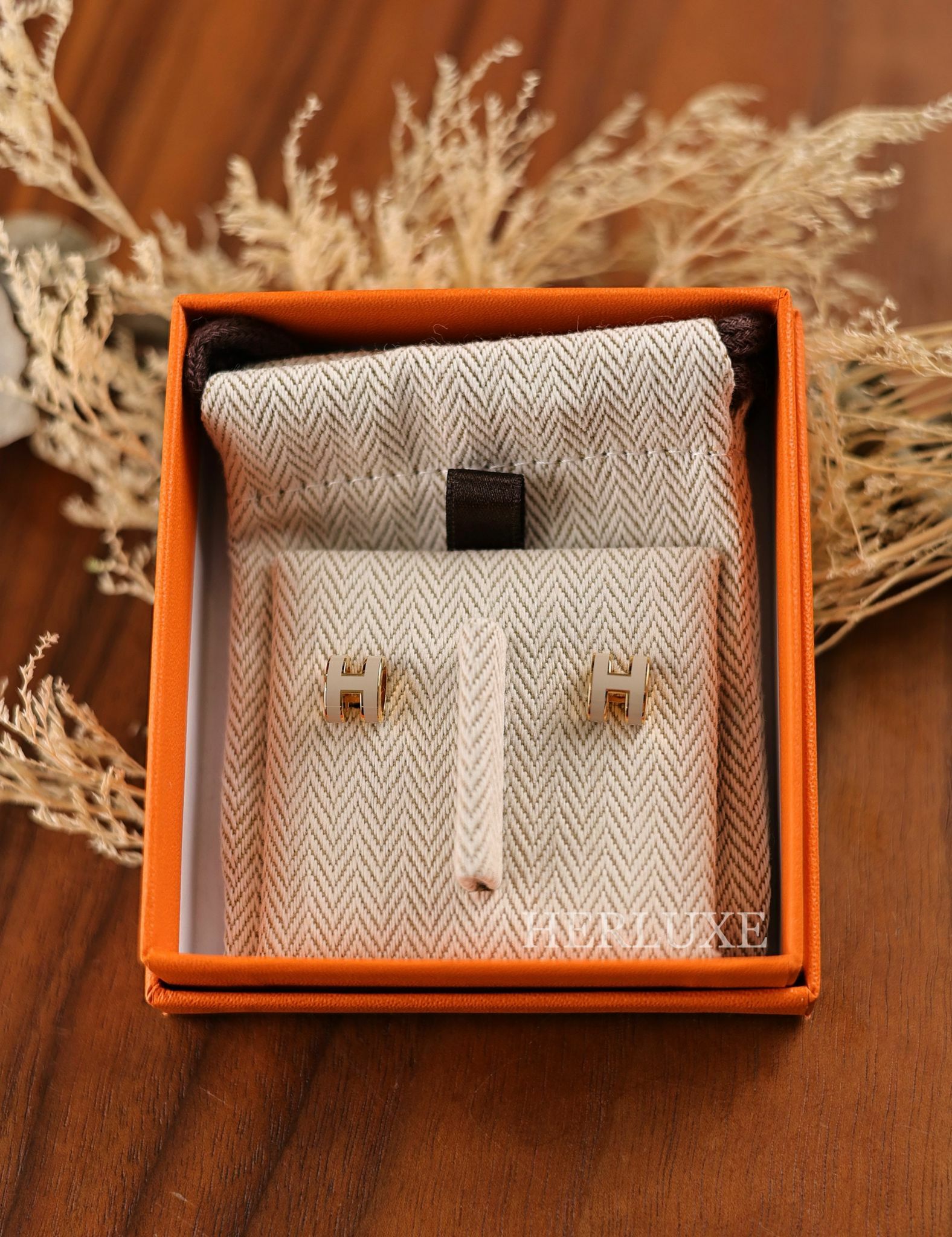 Mini pop H earrings 55 marron glace CC
