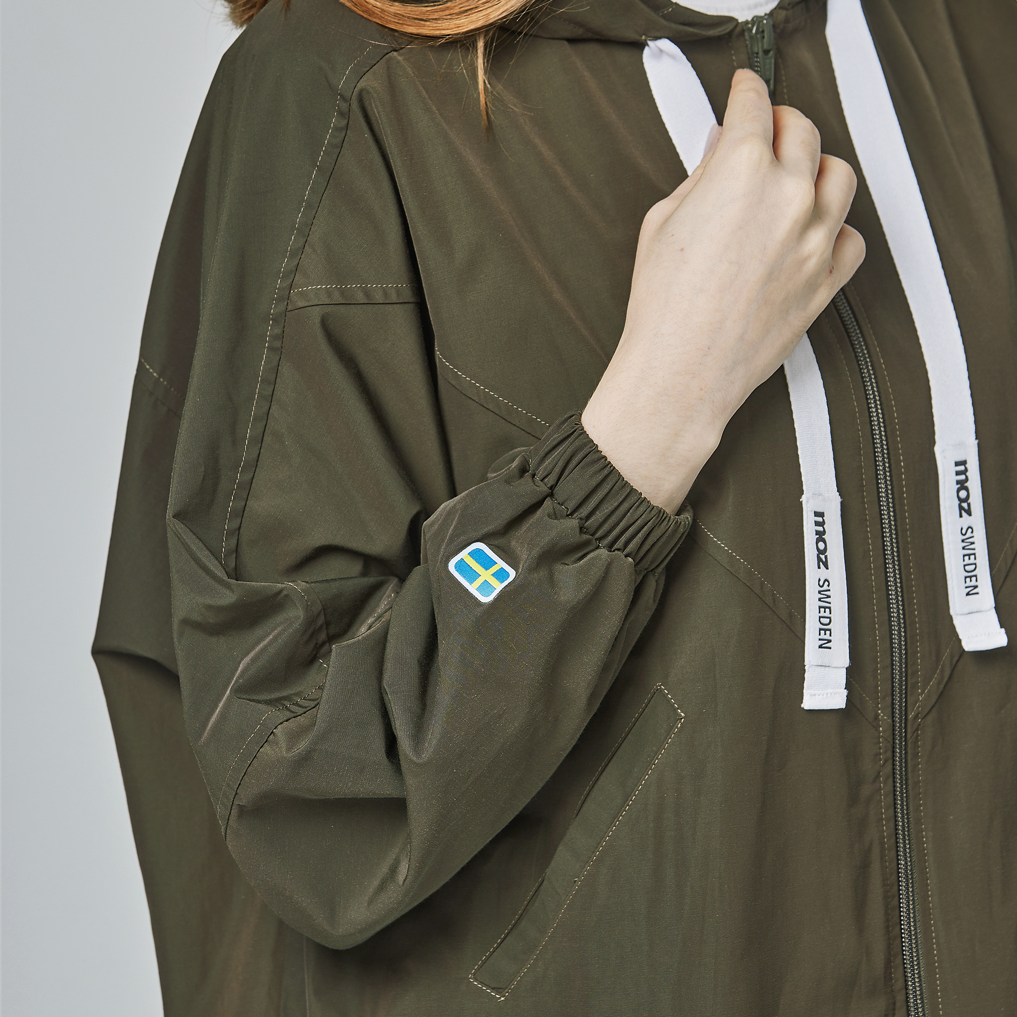 moz瑞典 駝鹿 貼布綉 飛鼠防風外套(軍綠)女款