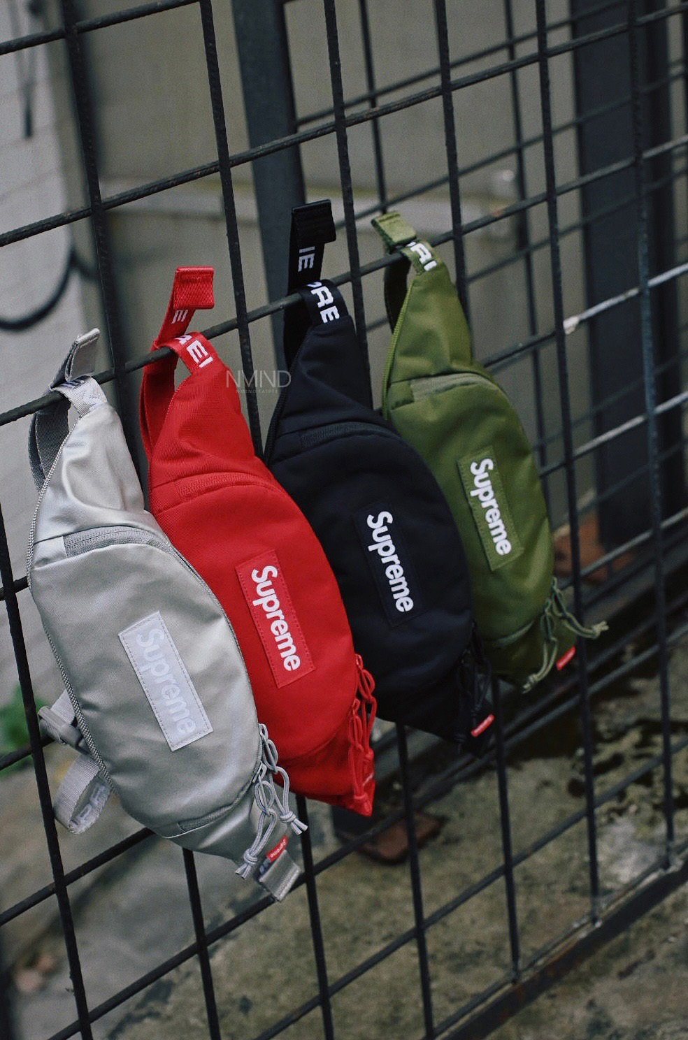 <快速出貨> SUPREME 22FW SMALL WAISTBAG 腰包 紅