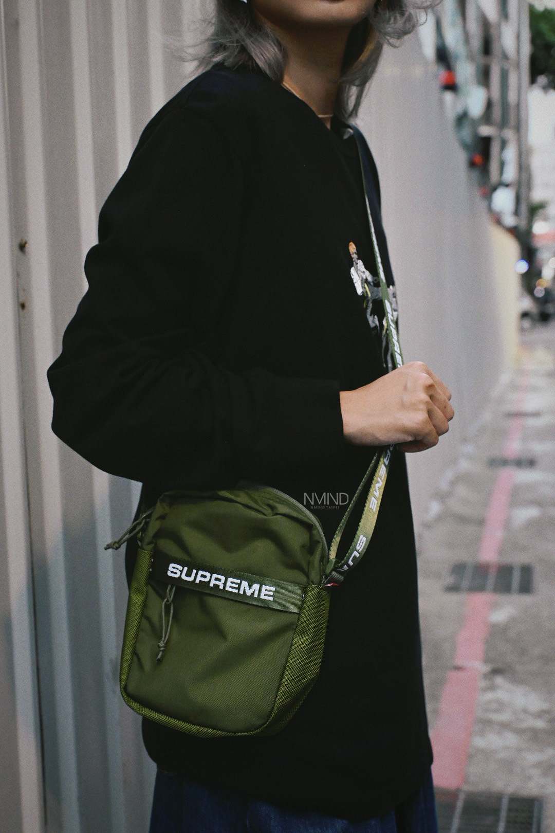 <快速出貨>SUPREME 22FW SHOULDER 肩背包 軍綠
