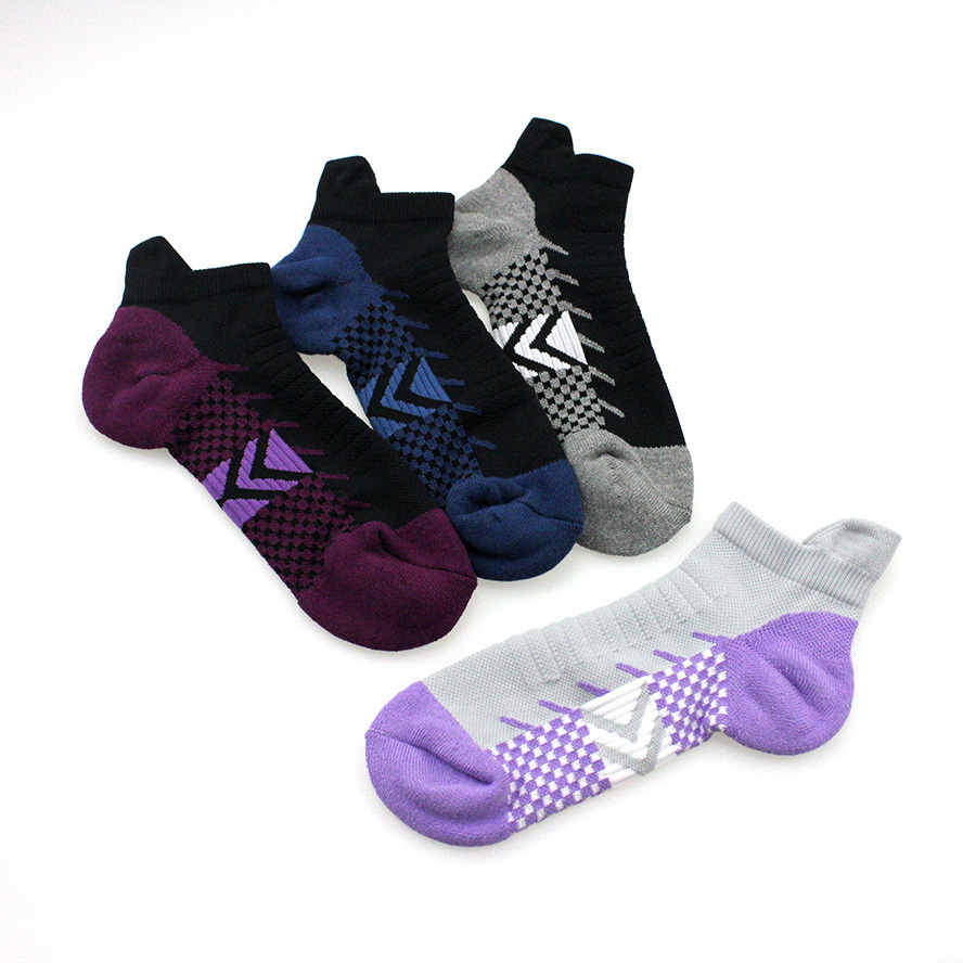 提耳設計。消臭。機能型。運動襪。14襪。1451