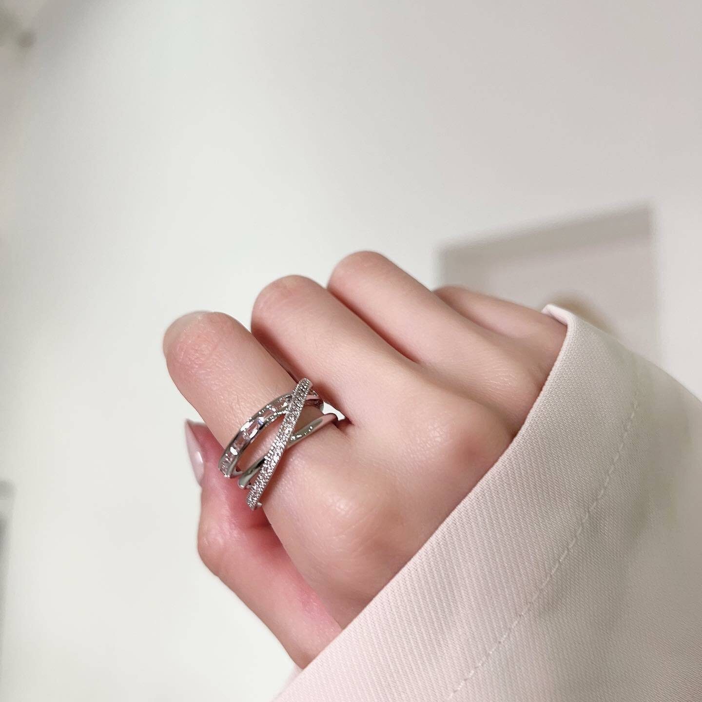 韓國鋯石交錯線條戒指