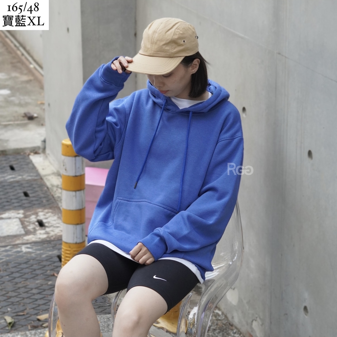 美式休閒素面內刷毛帽T寶藍XL實穿照