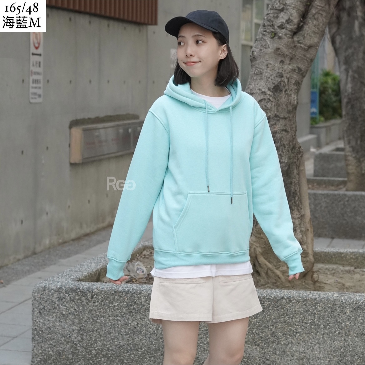 美式休閒素面內刷毛帽T海藍M實穿照