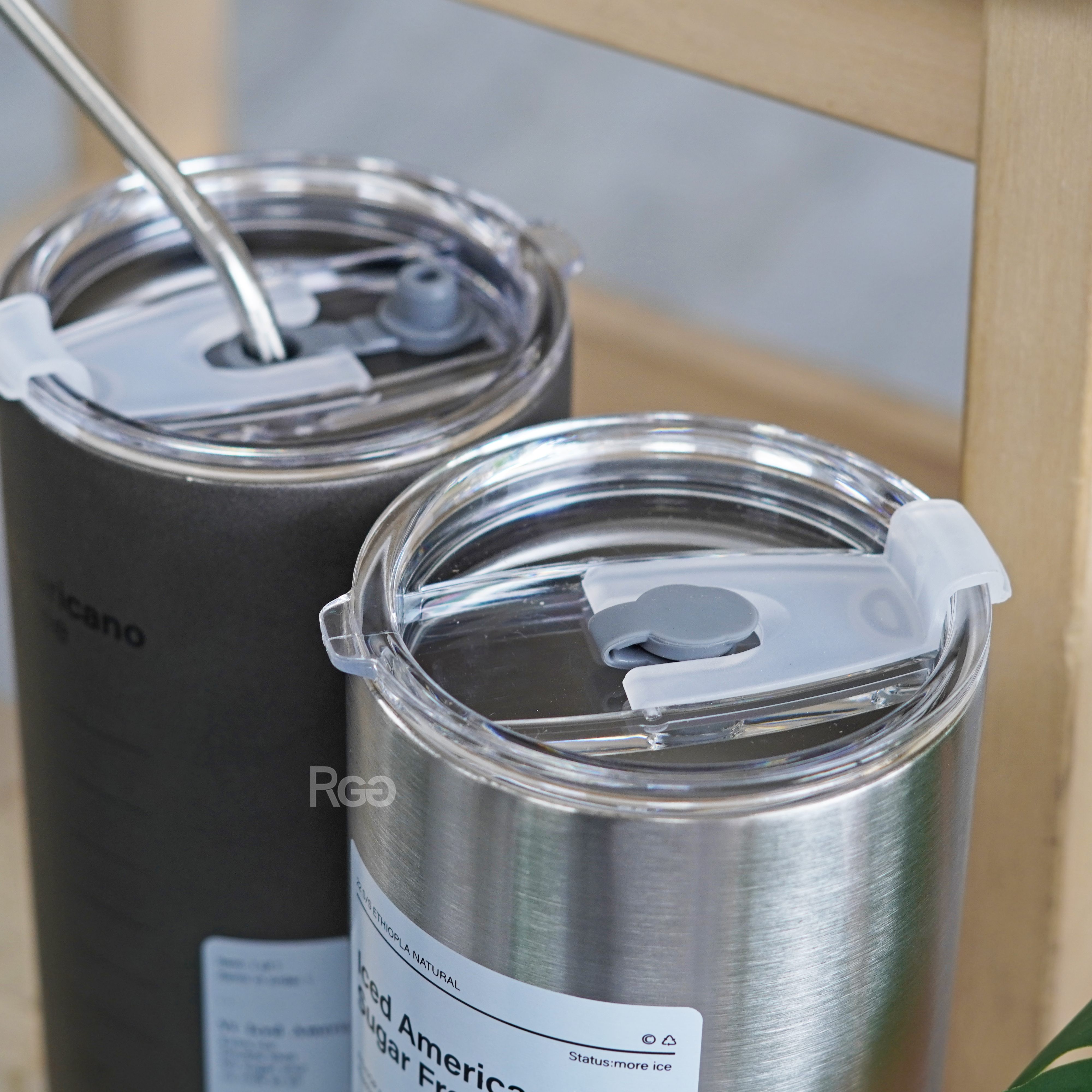 金屬雙層不鏽鋼保溫保冷環保杯兩色杯蓋照