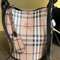 [S] BURBERRY HAYMARKET CHECK COLOURSSM LORNE BUCKET CROSSBODY, BLACK, , 40571581 (SB17)