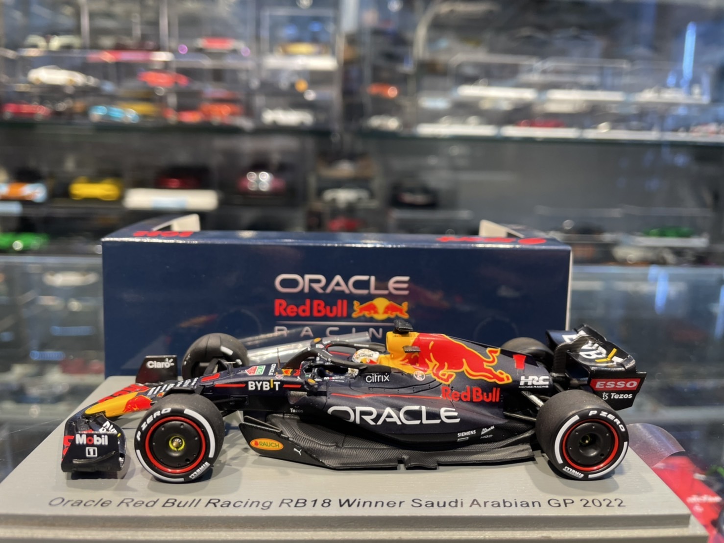 OCT 2023 Mini GT 1/64 #520 Oracle Red Bull RB18 #1 Dhabi Grand