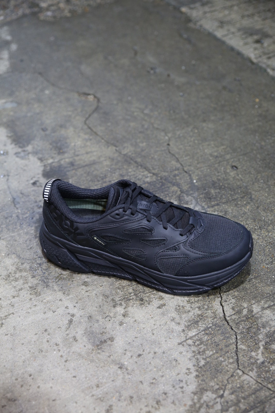 {現貨} HOKA ONE ONE CLIFTON L "Gore-Tex" Black