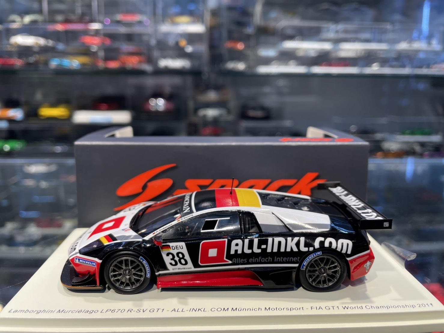 Spark 1:43 Lamborghini Murciélago LP670 R-SV #24 FIA GT1