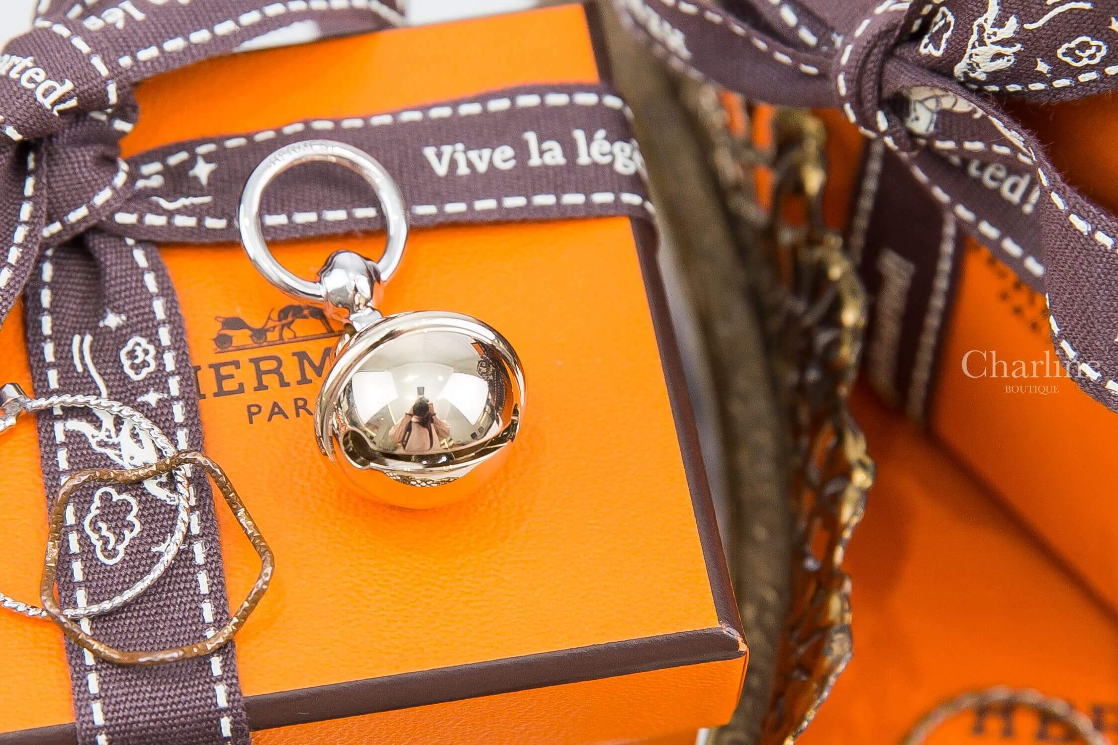 Hermès Charms Grelot Twilly Ring 銀色扣環金色鈴鐺絲巾扣環-Charline Boutique 精品代購