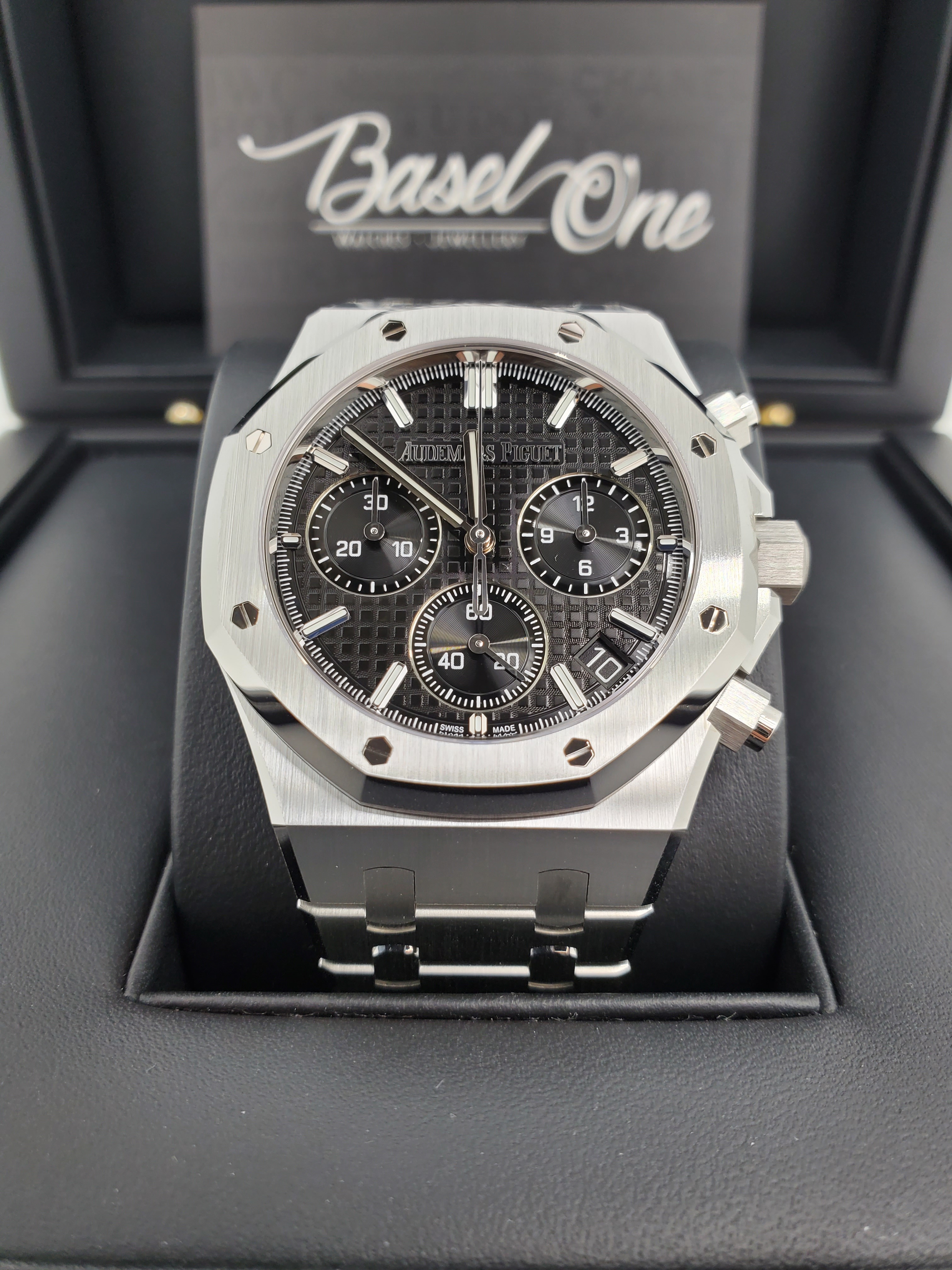 BRAND NEW AUDEMARS PIGUET 26240ST 26240 BLACK DIAL STEEL ROYAL OAK SELFWINDING CHRONOGRAPH "50TH ANNIVERSARY" 41MM