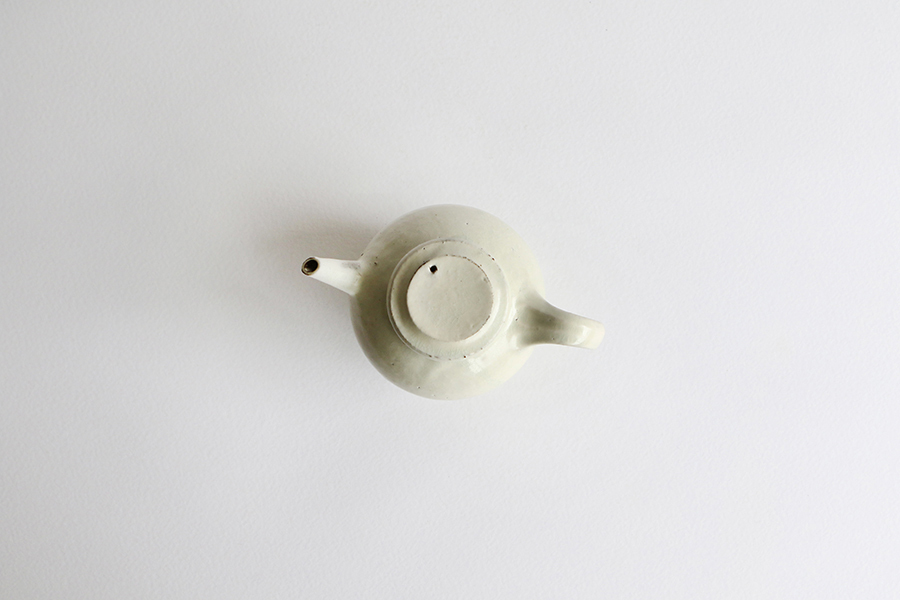 小山乃文彦-茶壺