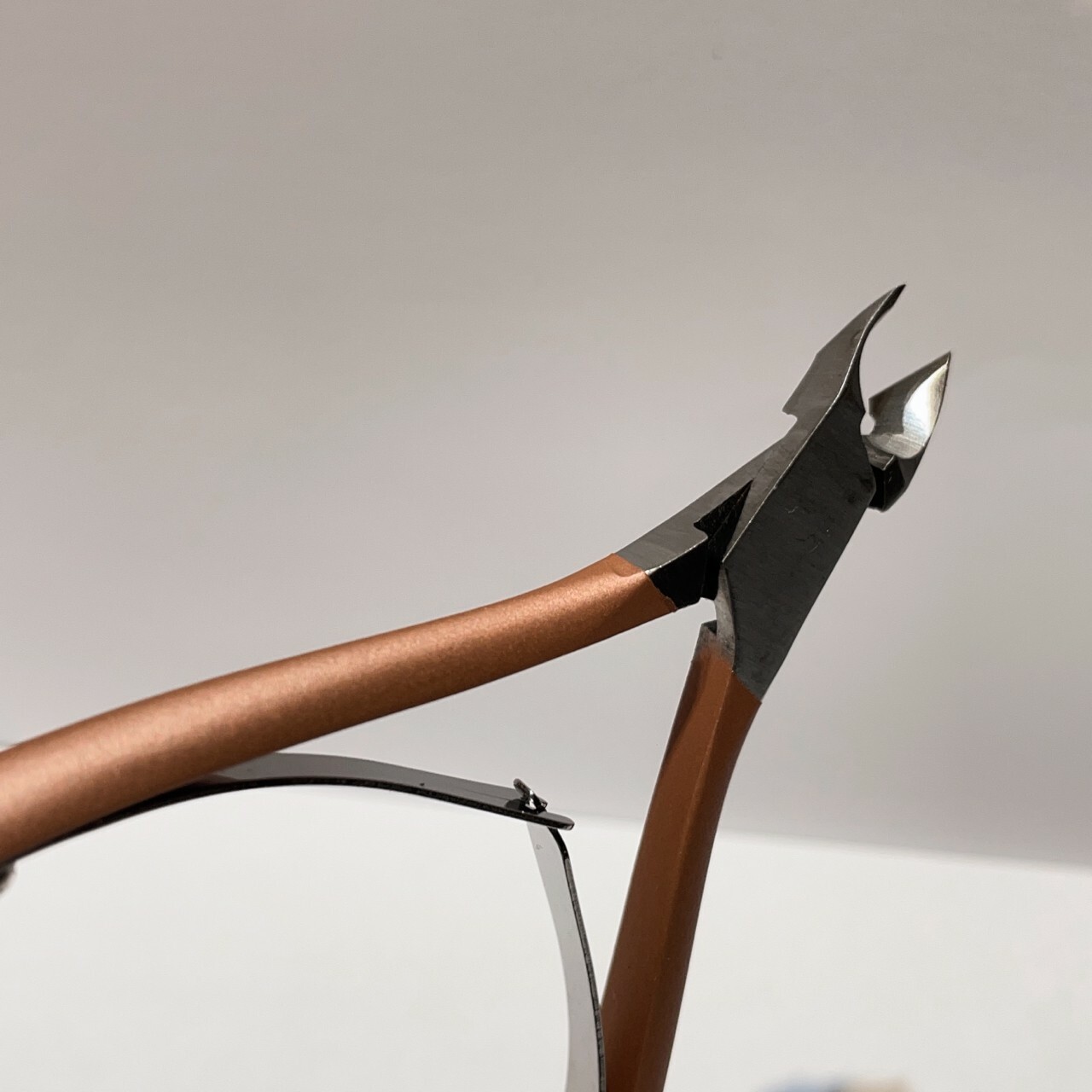 玫瑰金甘皮剪 小資女孩囤貨必備🎉美甲工具 超好剪 超好握 死皮掰掰 單入包裝 剪皮剪 甘皮掰掰