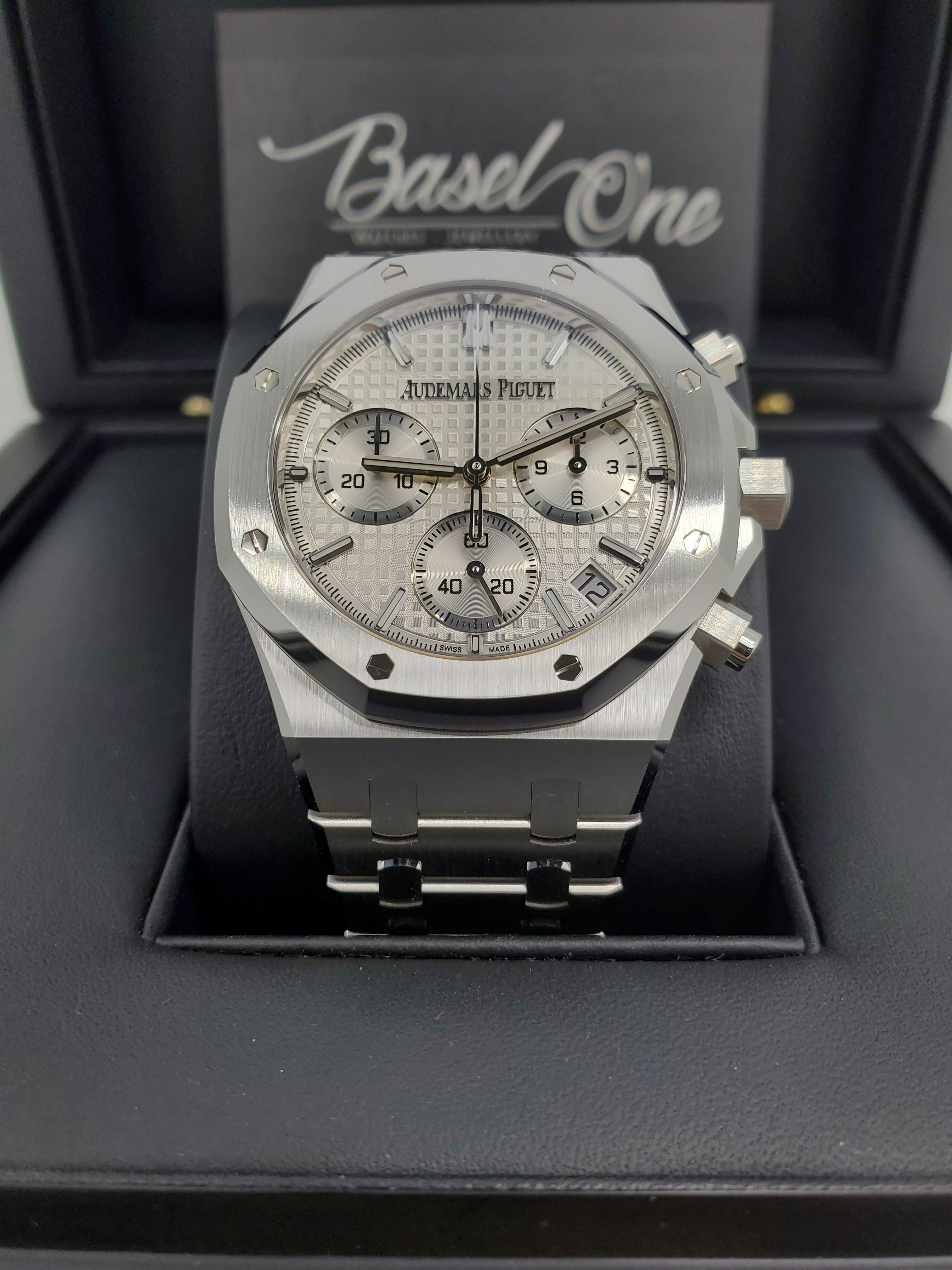 BRAND NEW AUDEMARS PIGUET 26240ST 26240 SILVER DIAL STEEL ROYAL OAK SELFWINDING CHRONOGRAPH "50TH ANNIVERSARY" 41MM