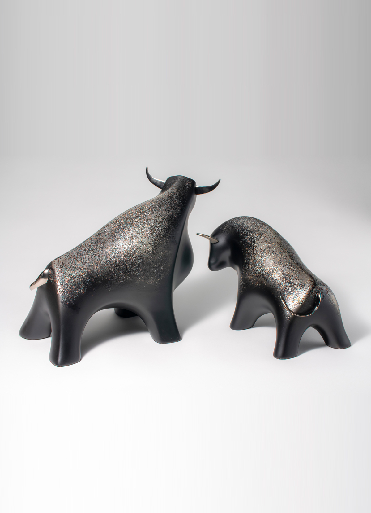 秘魯工匠手工陶瓷藝術公牛擺飾組-黑金色-2201PH