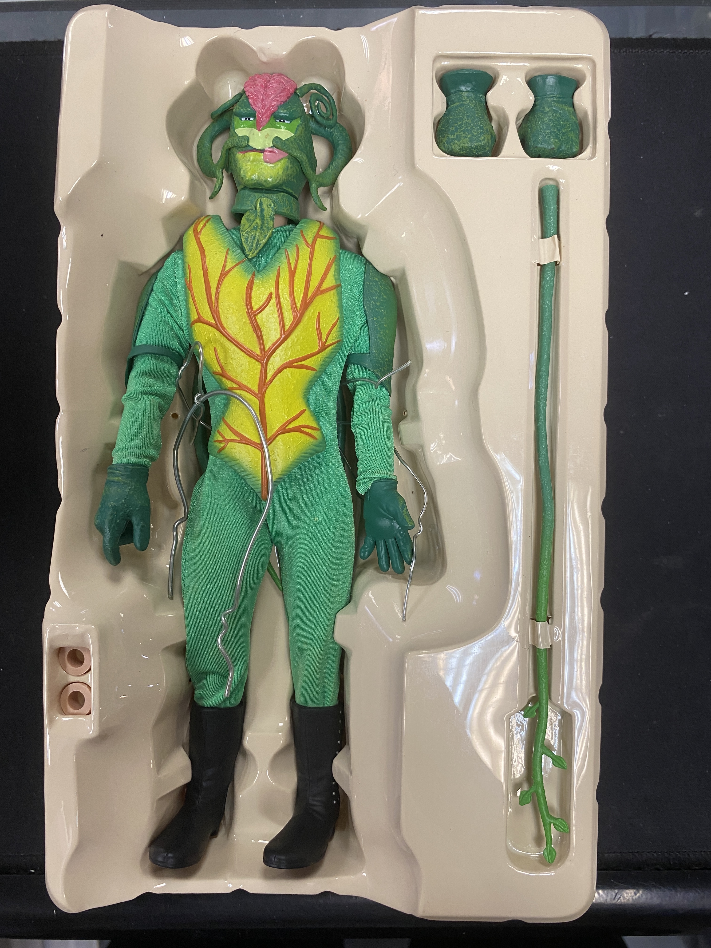 幪面超人-RAH220 怪人 15 Sarracenia down