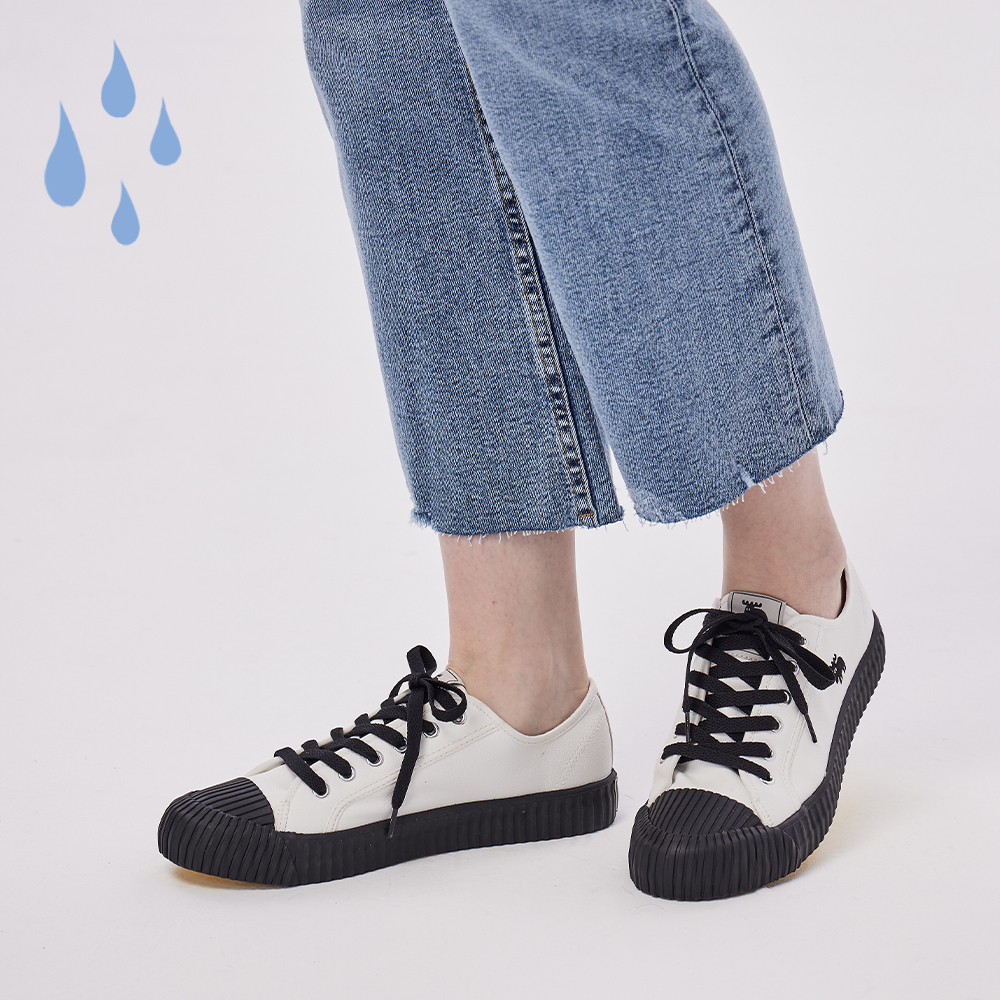 【惜福商品999】moz瑞典 駝鹿防潑水💦防汙 舒適皮質 綁帶款 餅乾鞋(熊貓)