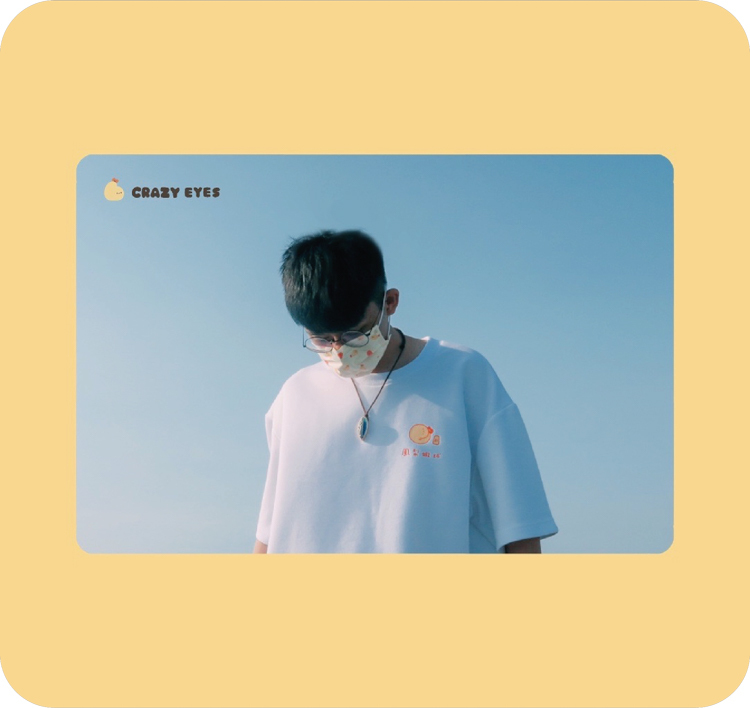 Crazy eyes 瘋狂眼珠｜T恤｜鳳梨蝦球｜白