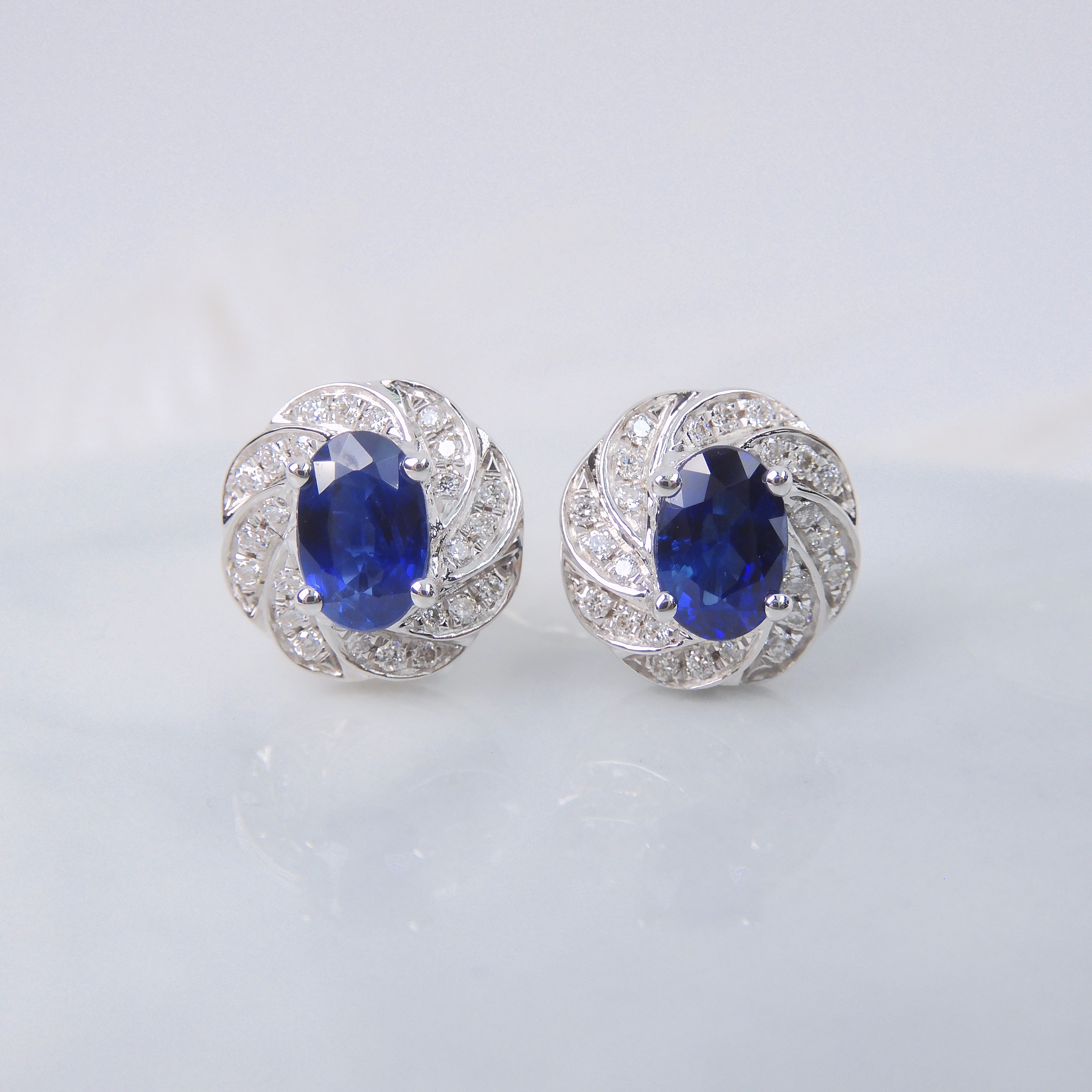 18K金 1.12ct 藍寶石耳釘 (配國際證書)