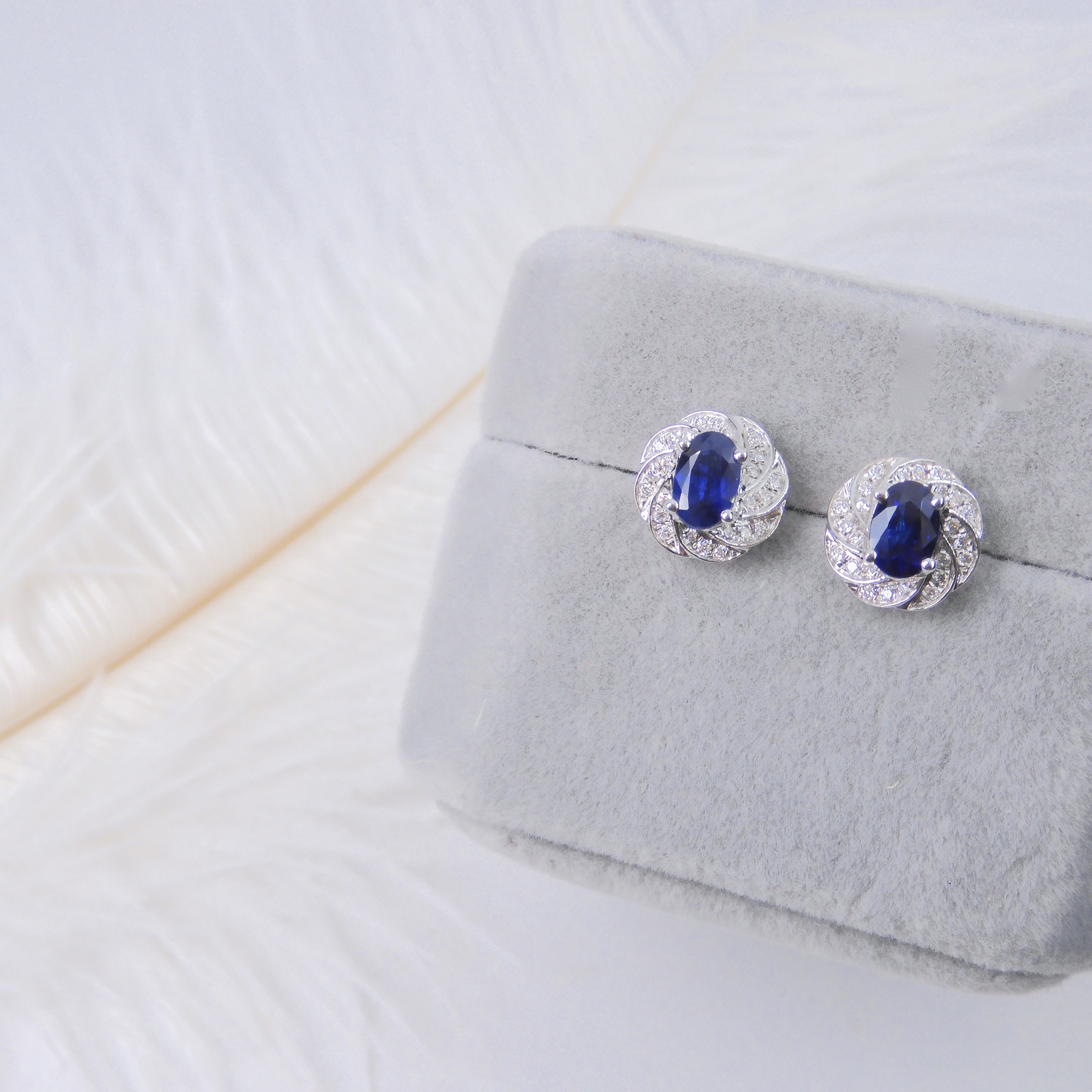 18K金 1.12ct 藍寶石耳釘 (配國際證書)