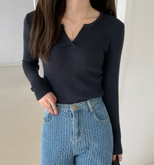 ᴷᴼᴿᴱᴬ 🇰🇷 <現貨> 秋冬氣質風Ｖ領針織